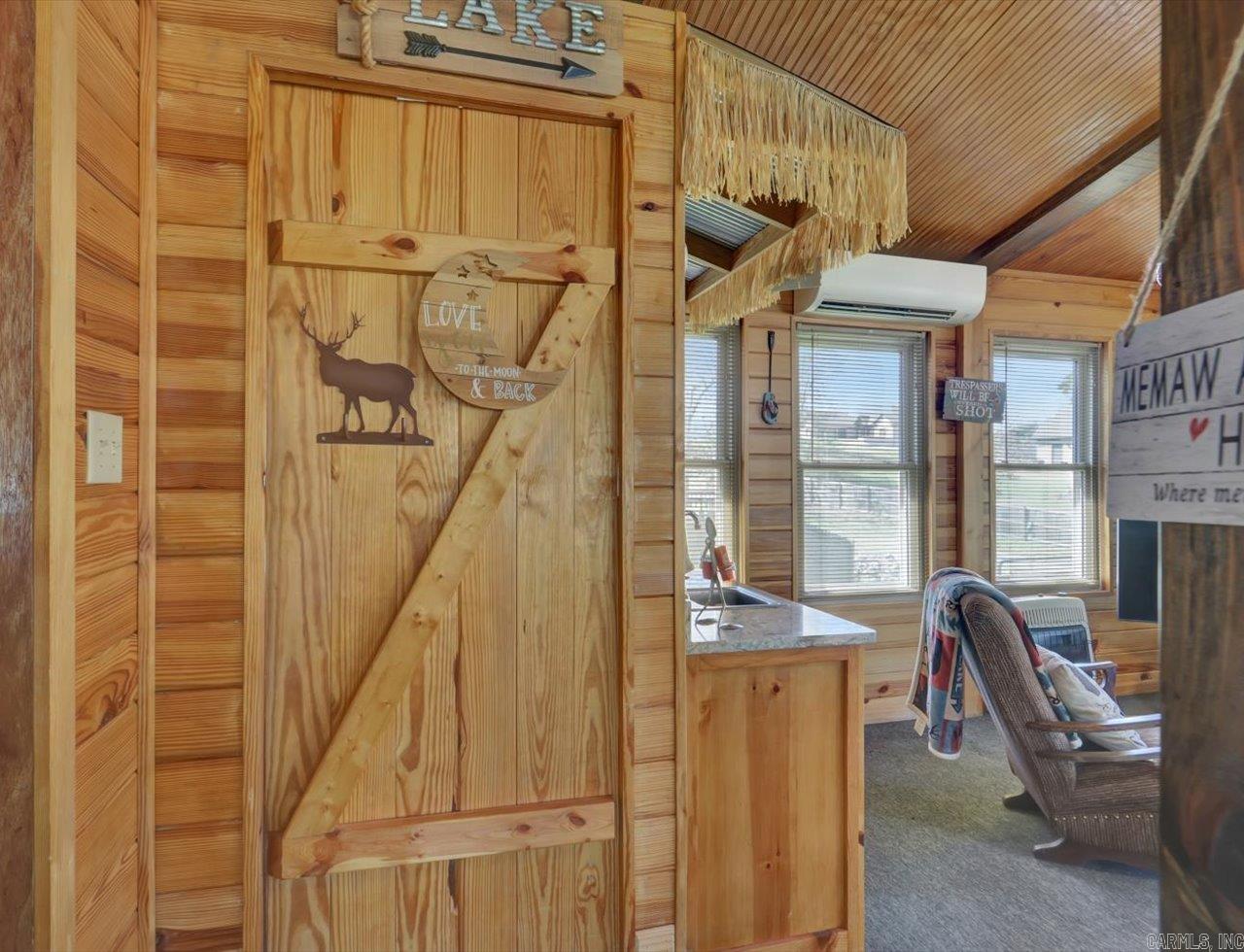 OAKRIDGE LAKE ESTATES - Residential