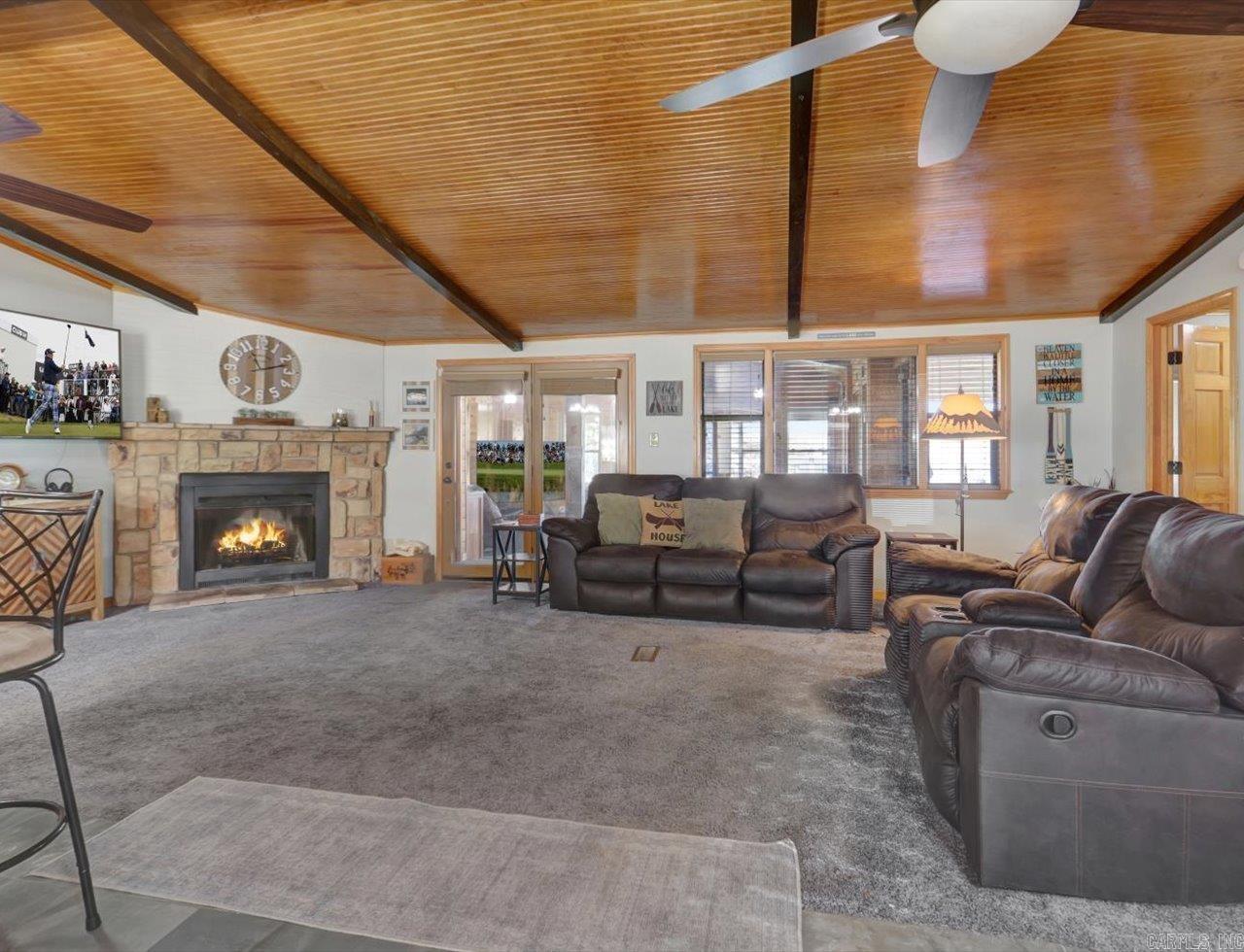 OAKRIDGE LAKE ESTATES - Residential