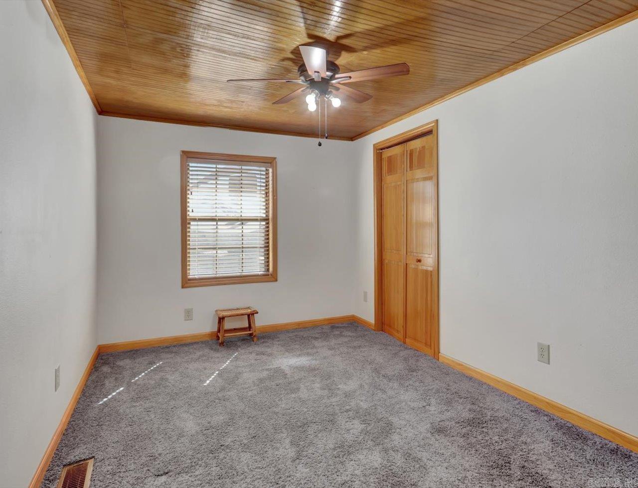 OAKRIDGE LAKE ESTATES - Residential