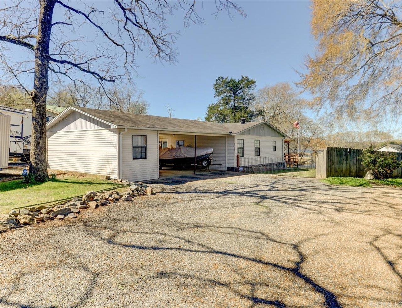 OAKRIDGE LAKE ESTATES - Residential