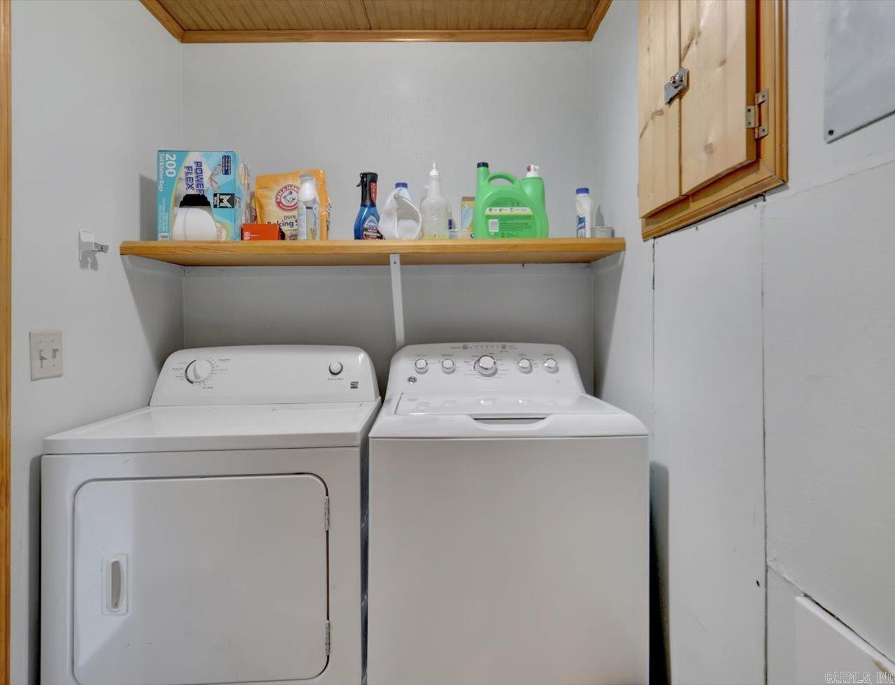 OAKRIDGE LAKE ESTATES - Residential