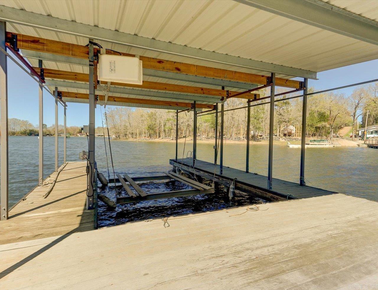 OAKRIDGE LAKE ESTATES - Residential