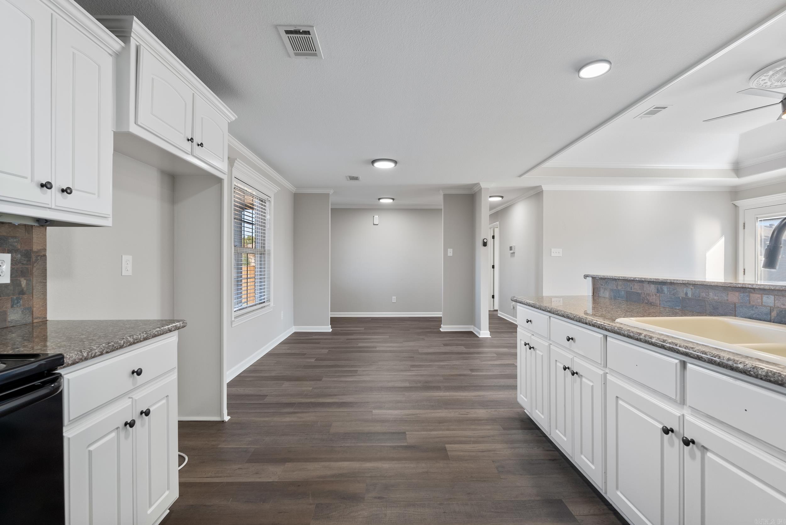 MAGNOLIA ESTATES - Residential