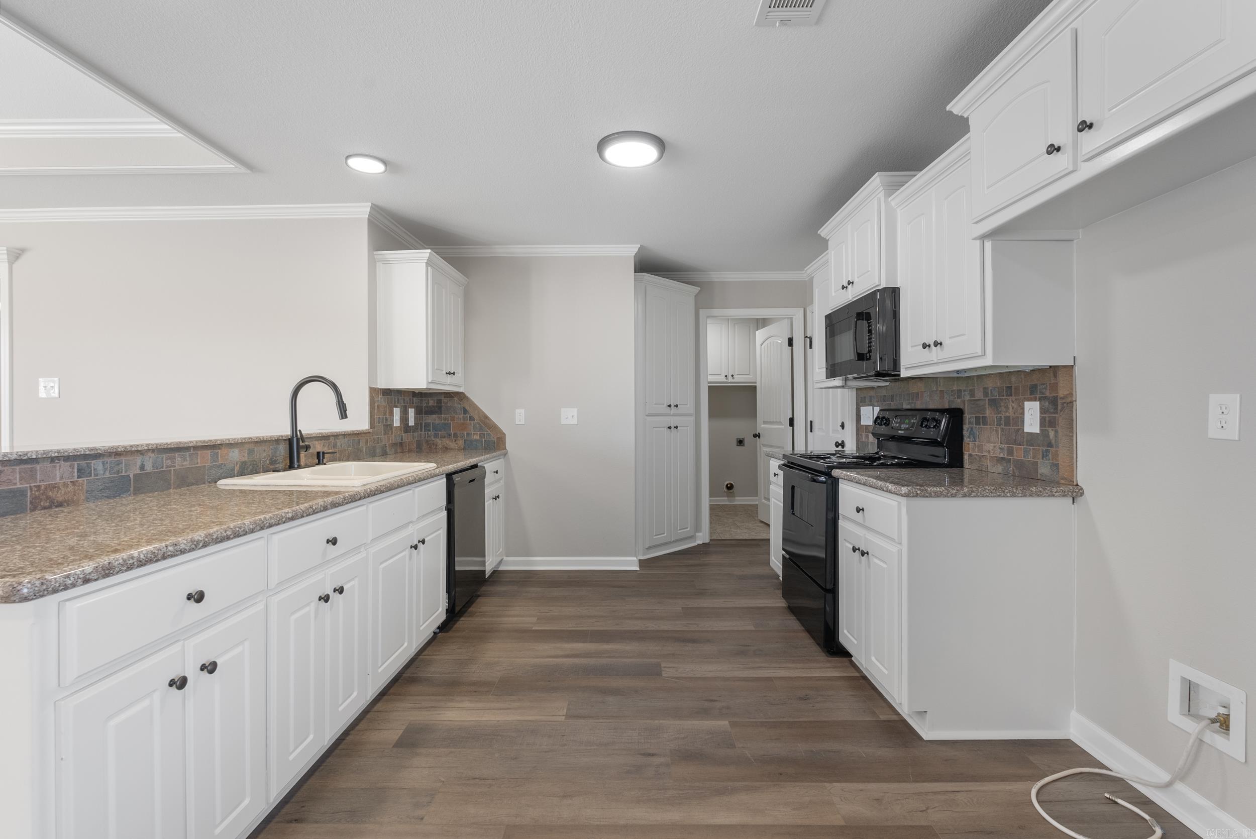 MAGNOLIA ESTATES - Residential