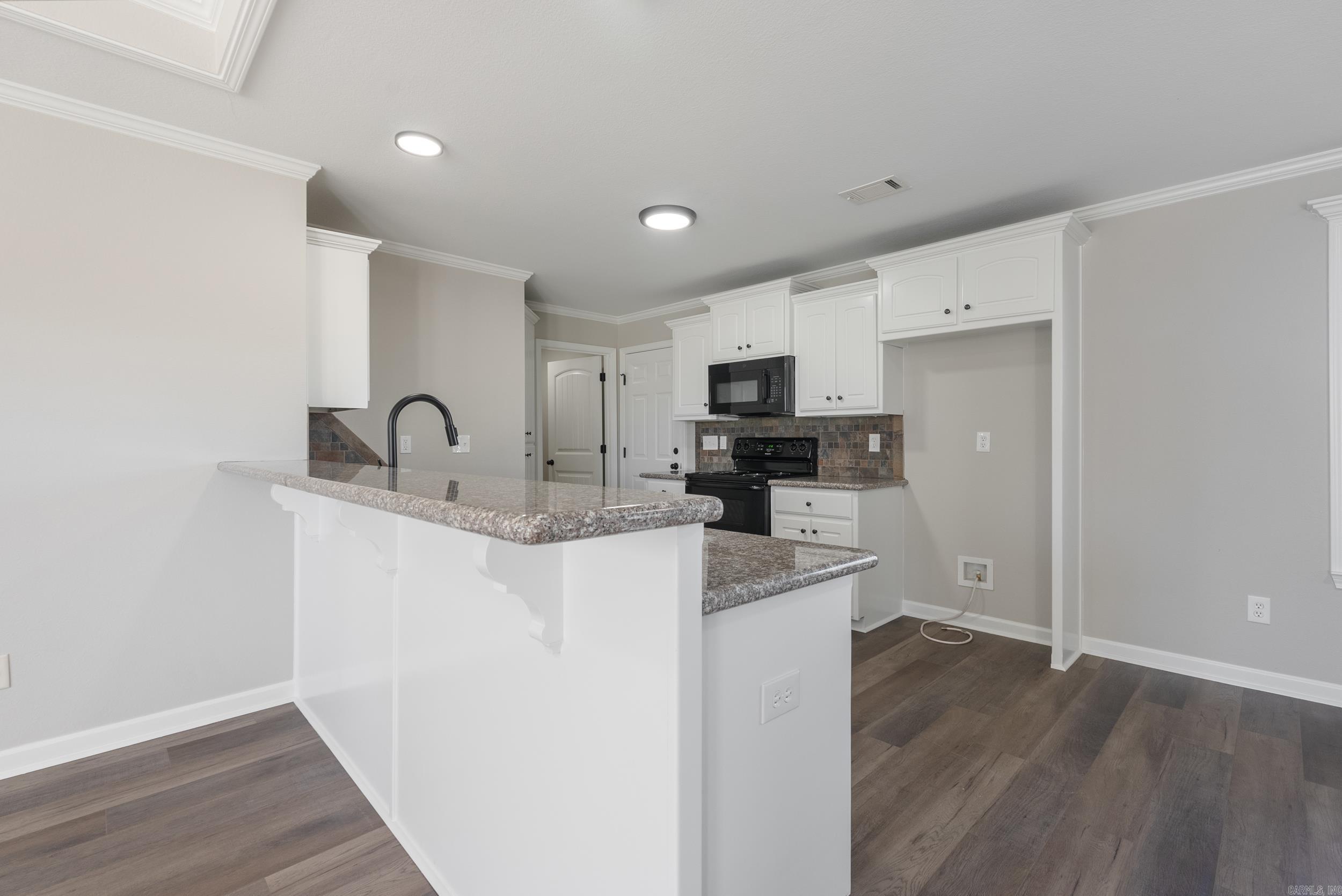 MAGNOLIA ESTATES - Residential