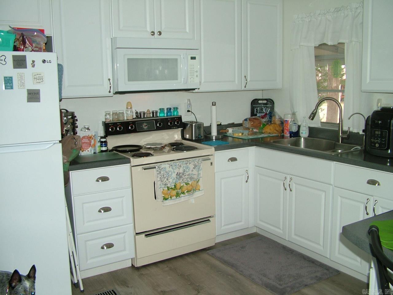 LEISURE HILLS NORTH MOBILE HOME - Residential