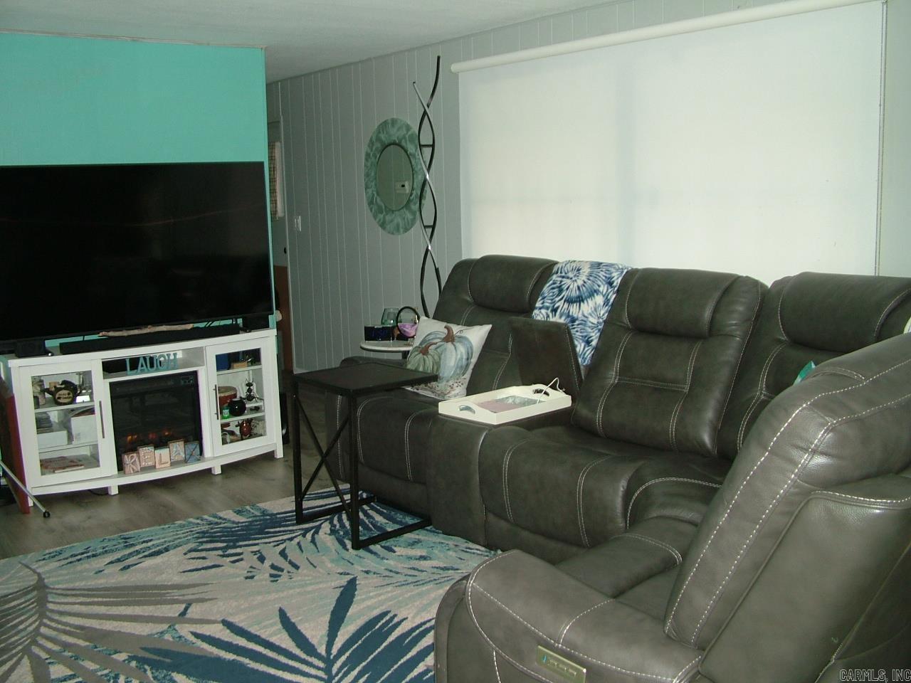 LEISURE HILLS NORTH MOBILE HOME - Residential