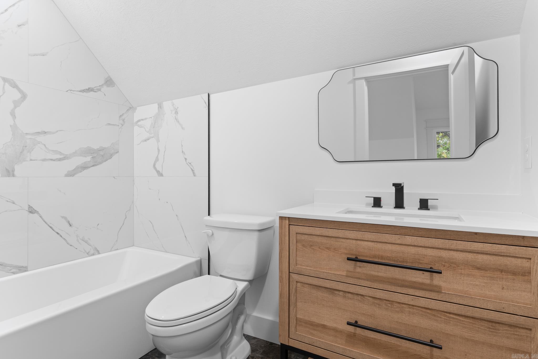 THE SUMMIT - Residential