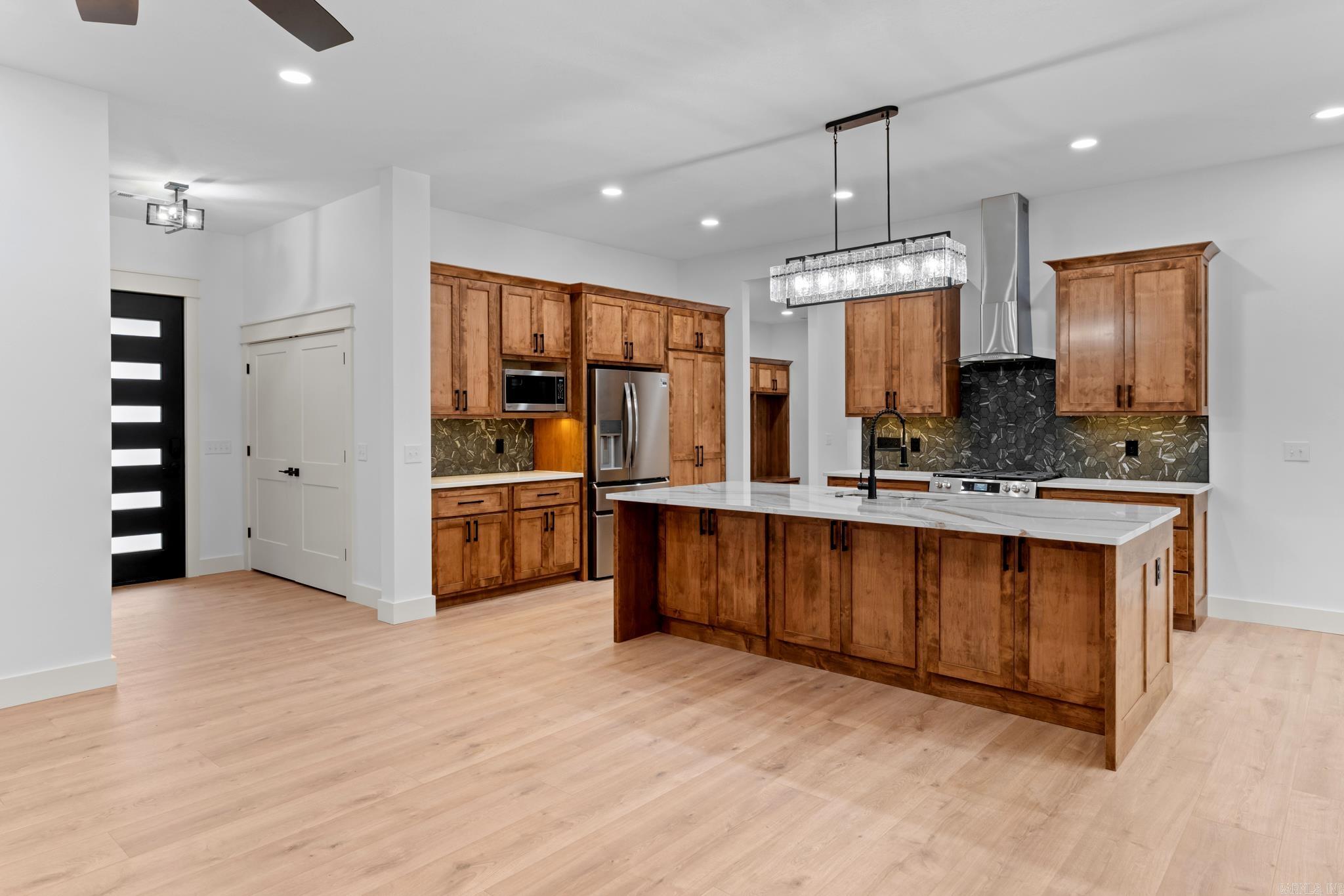 THE SUMMIT - Residential