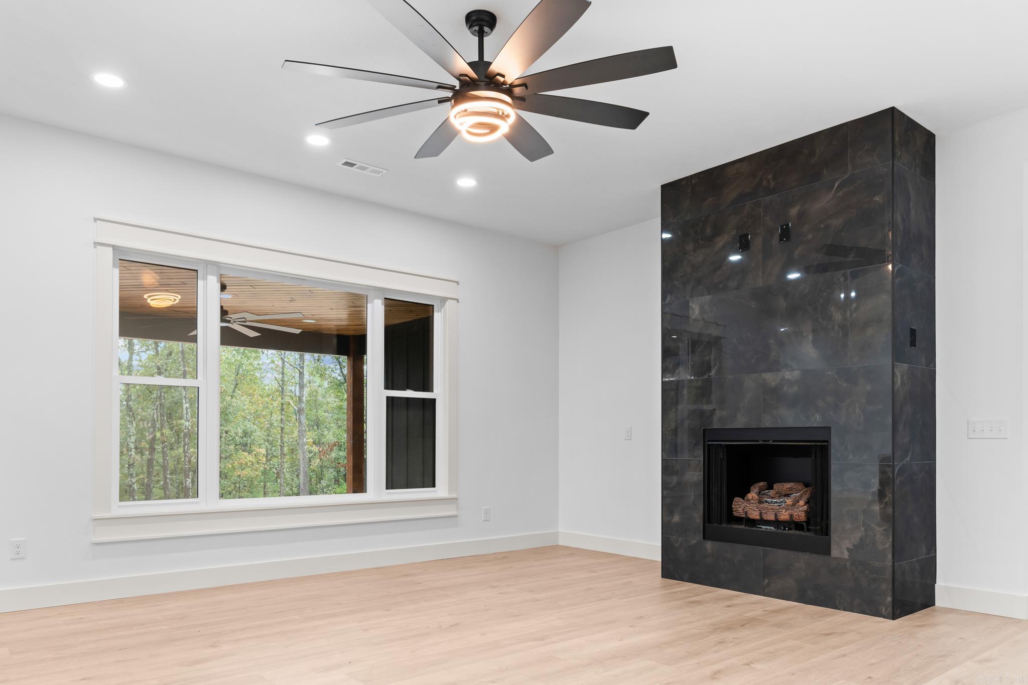 THE SUMMIT - Residential