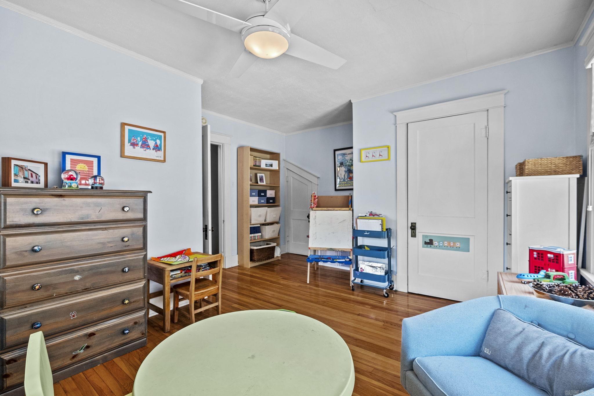 AUTEN & MOSS - Residential