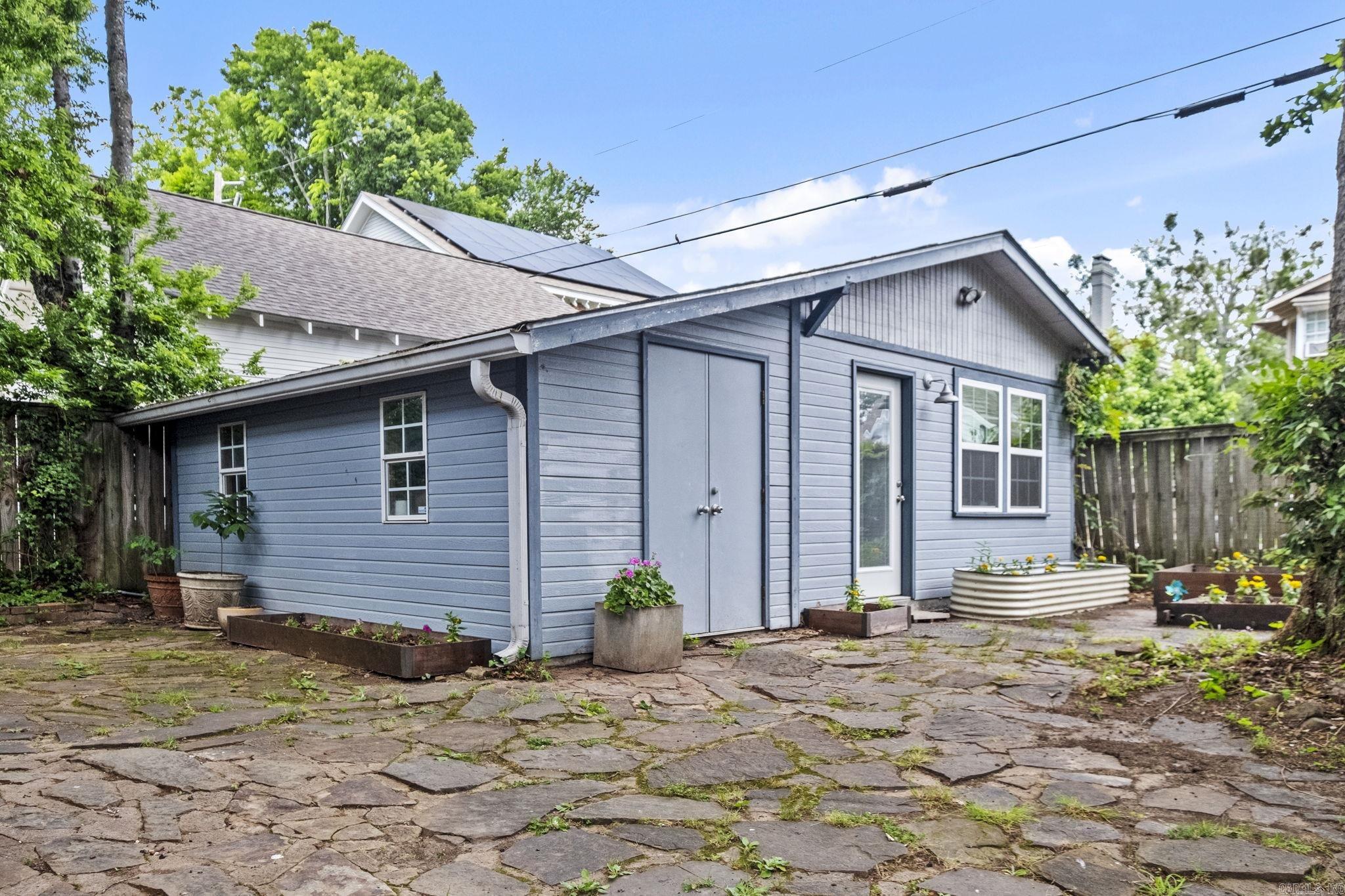 AUTEN & MOSS - Residential