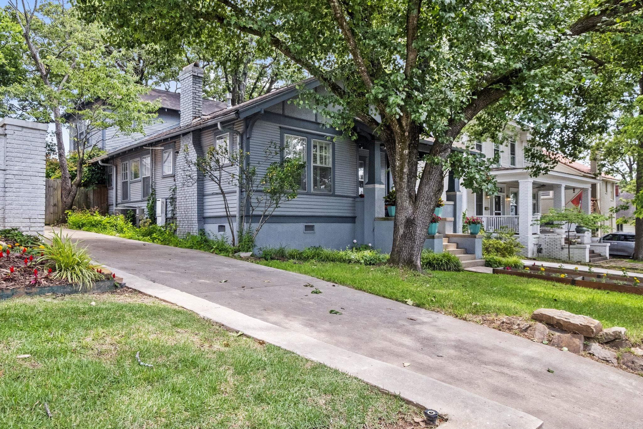 AUTEN & MOSS - Residential