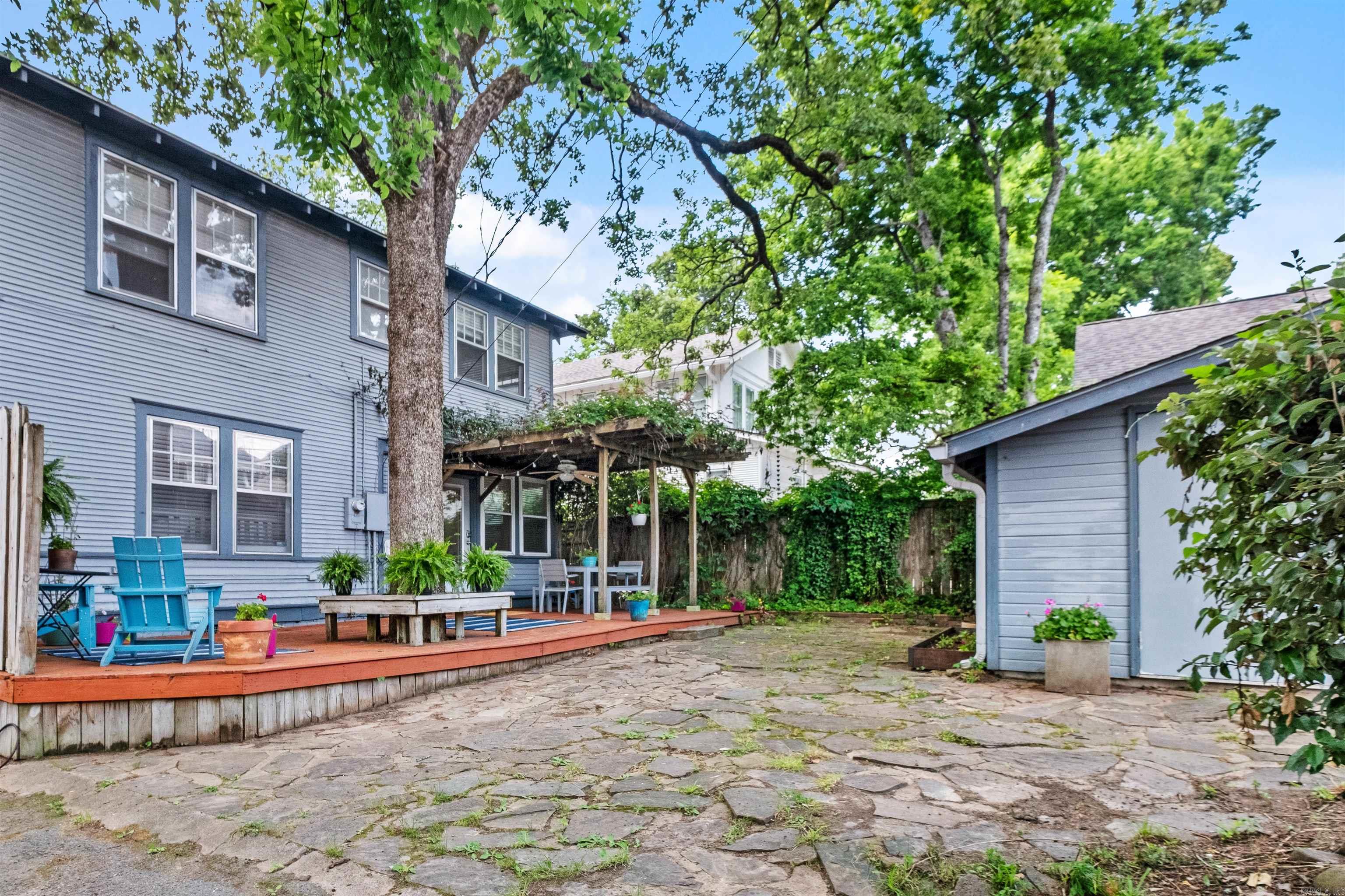 AUTEN & MOSS - Residential