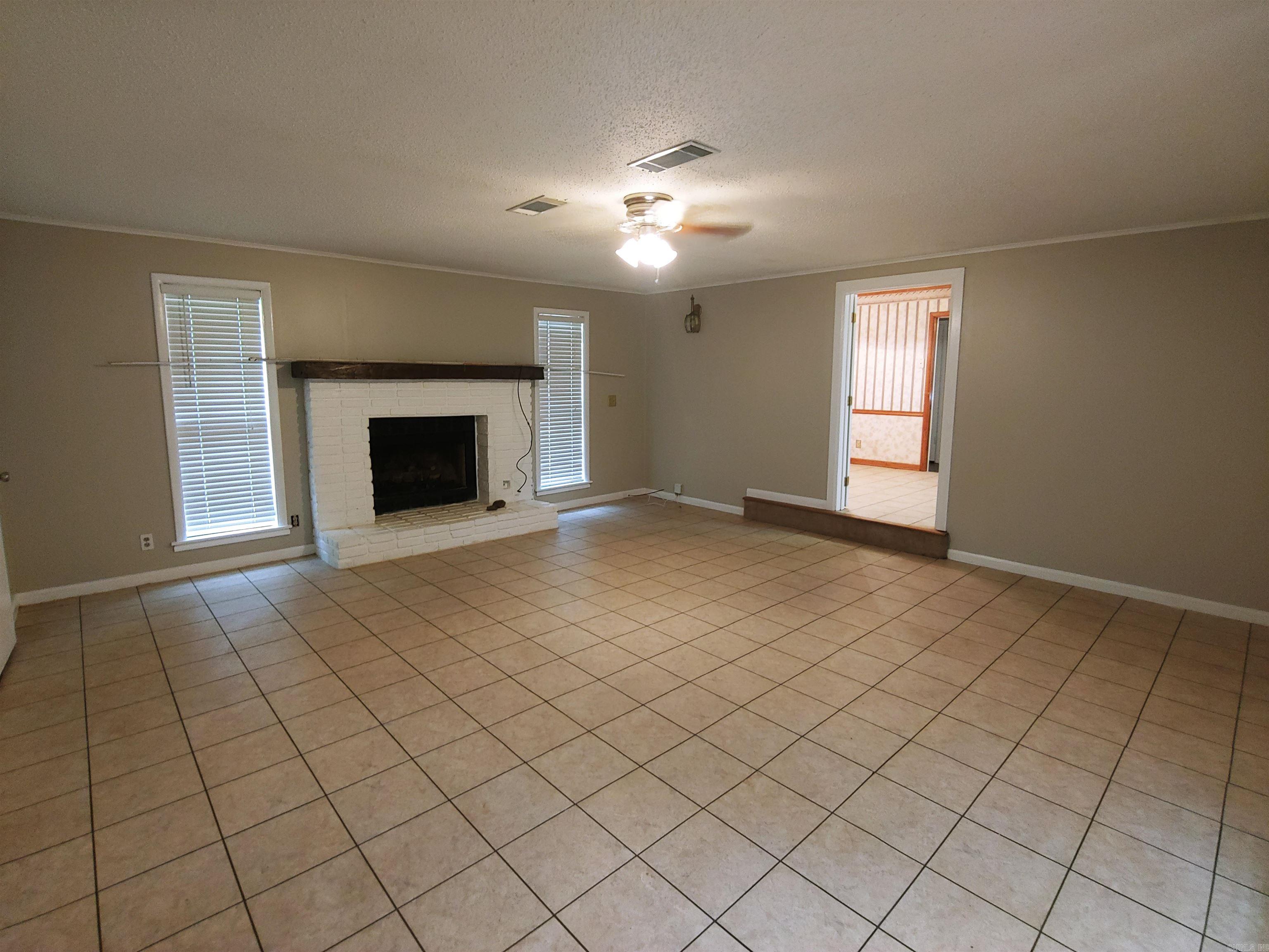 Ellis Acres - Residential Lease