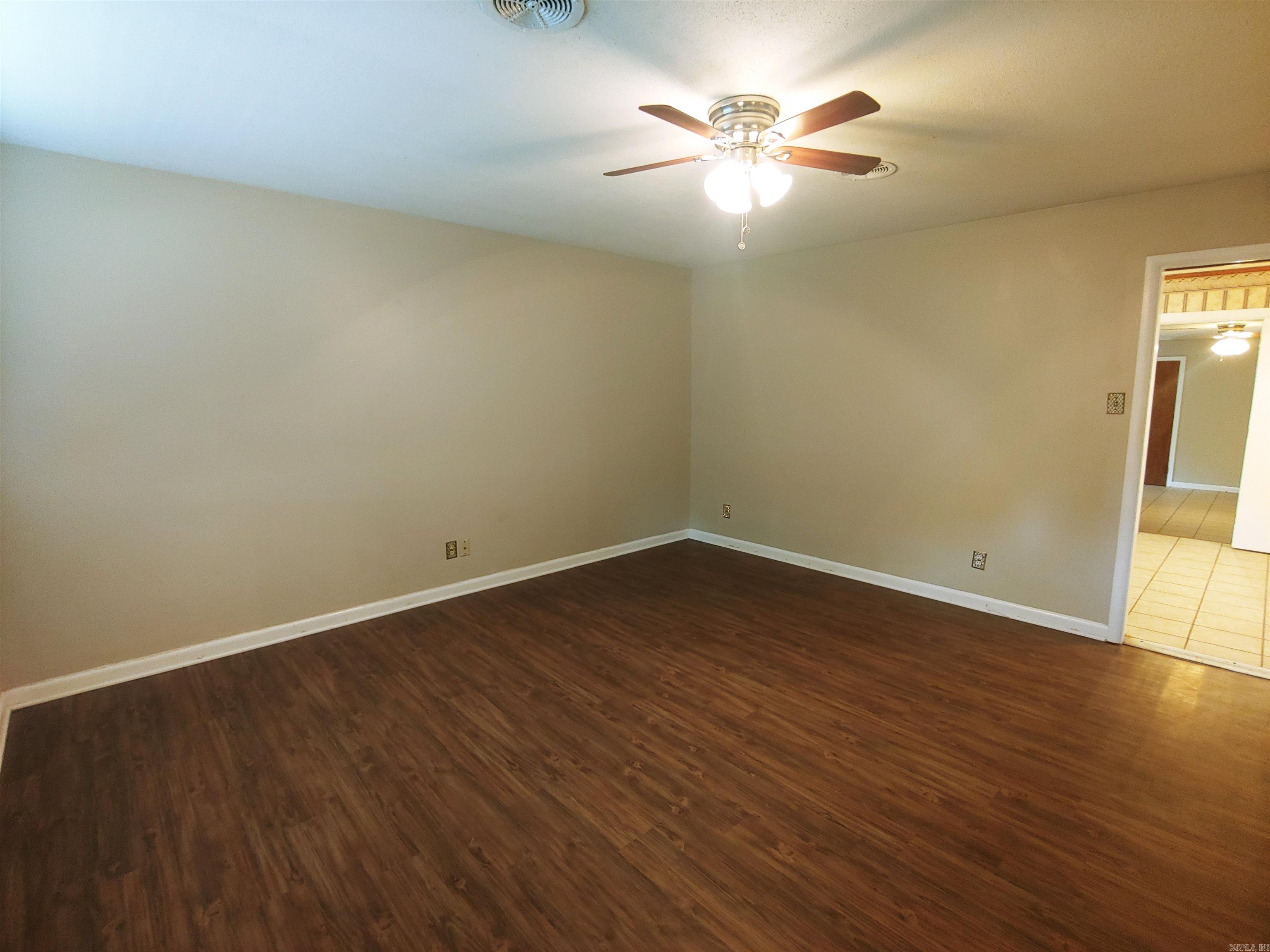 Ellis Acres - Residential Lease