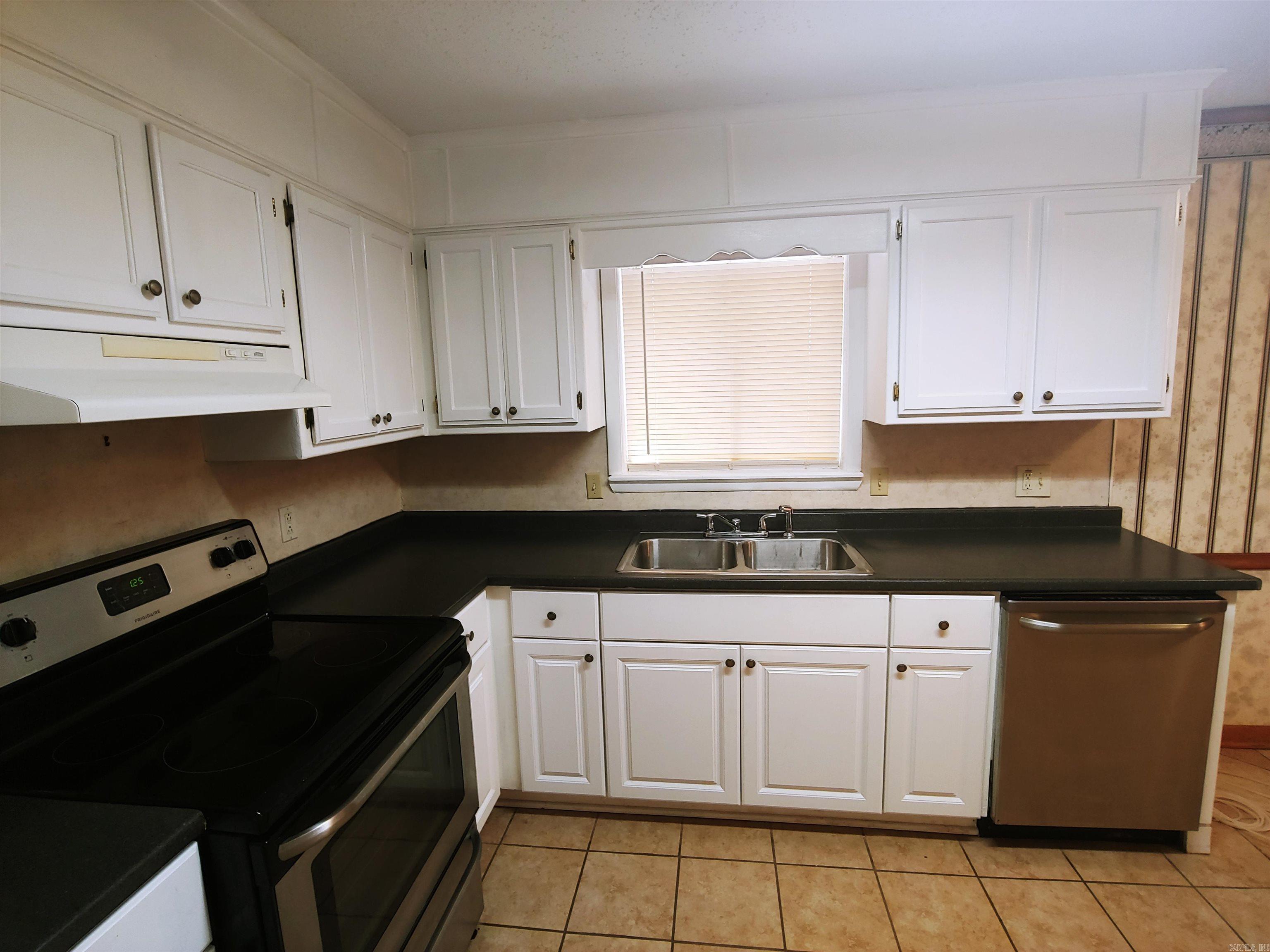 Ellis Acres - Residential Lease