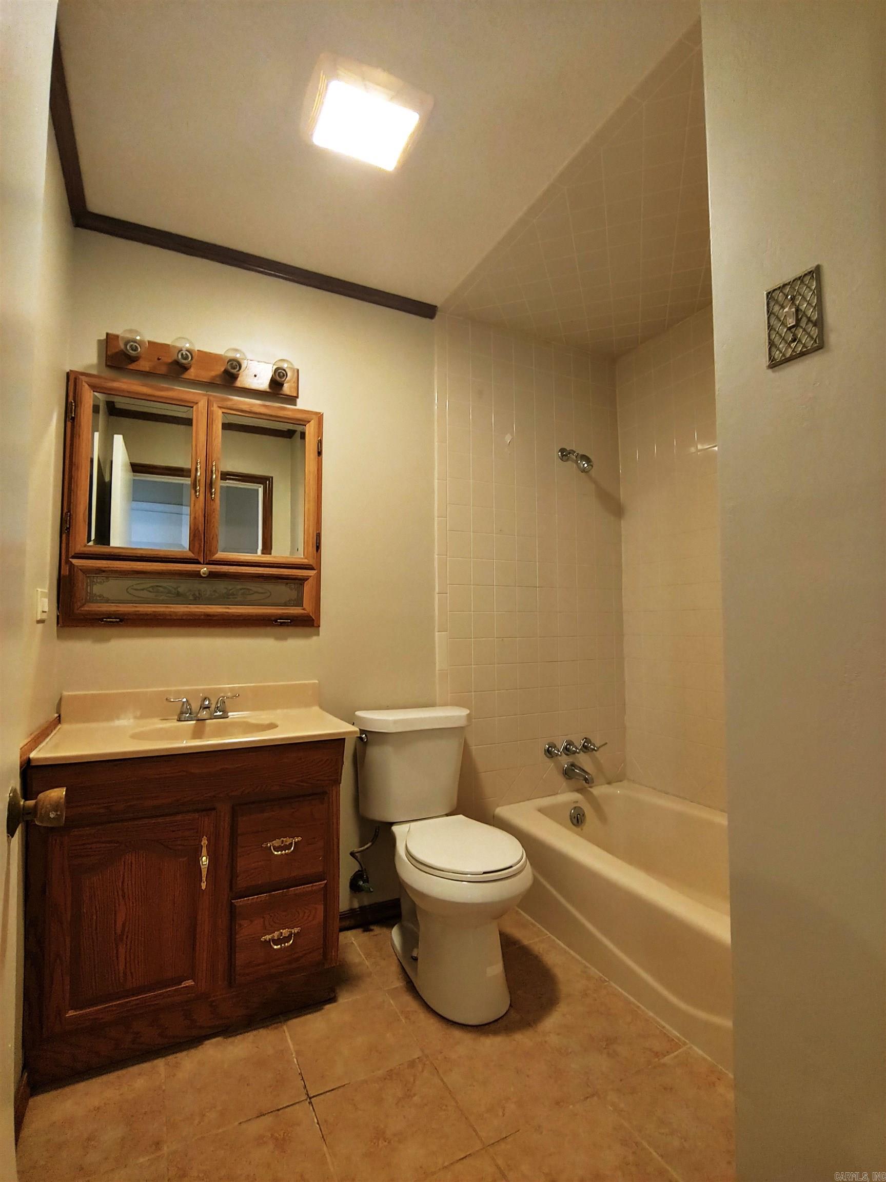 Ellis Acres - Residential Lease