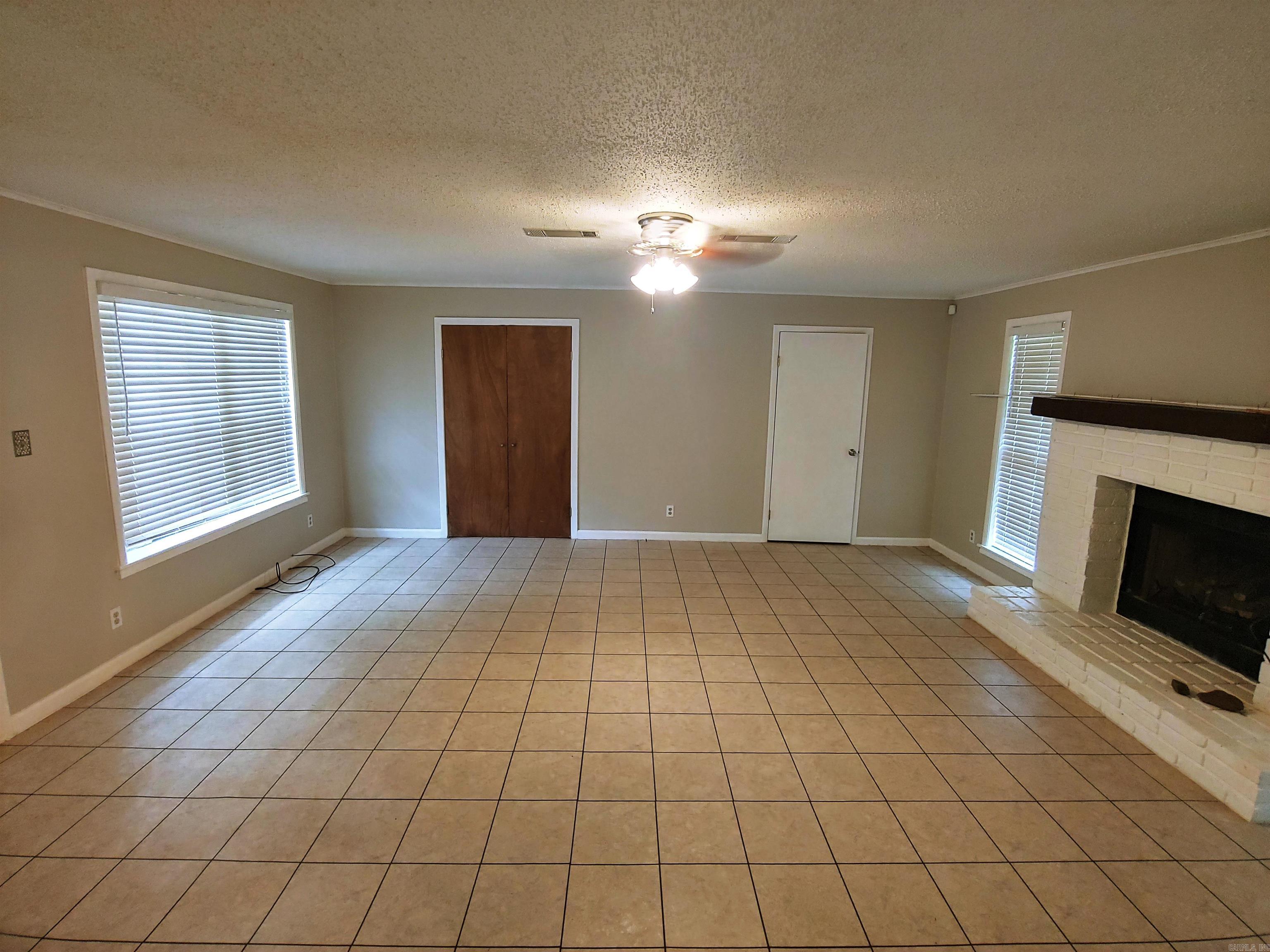 Ellis Acres - Residential Lease