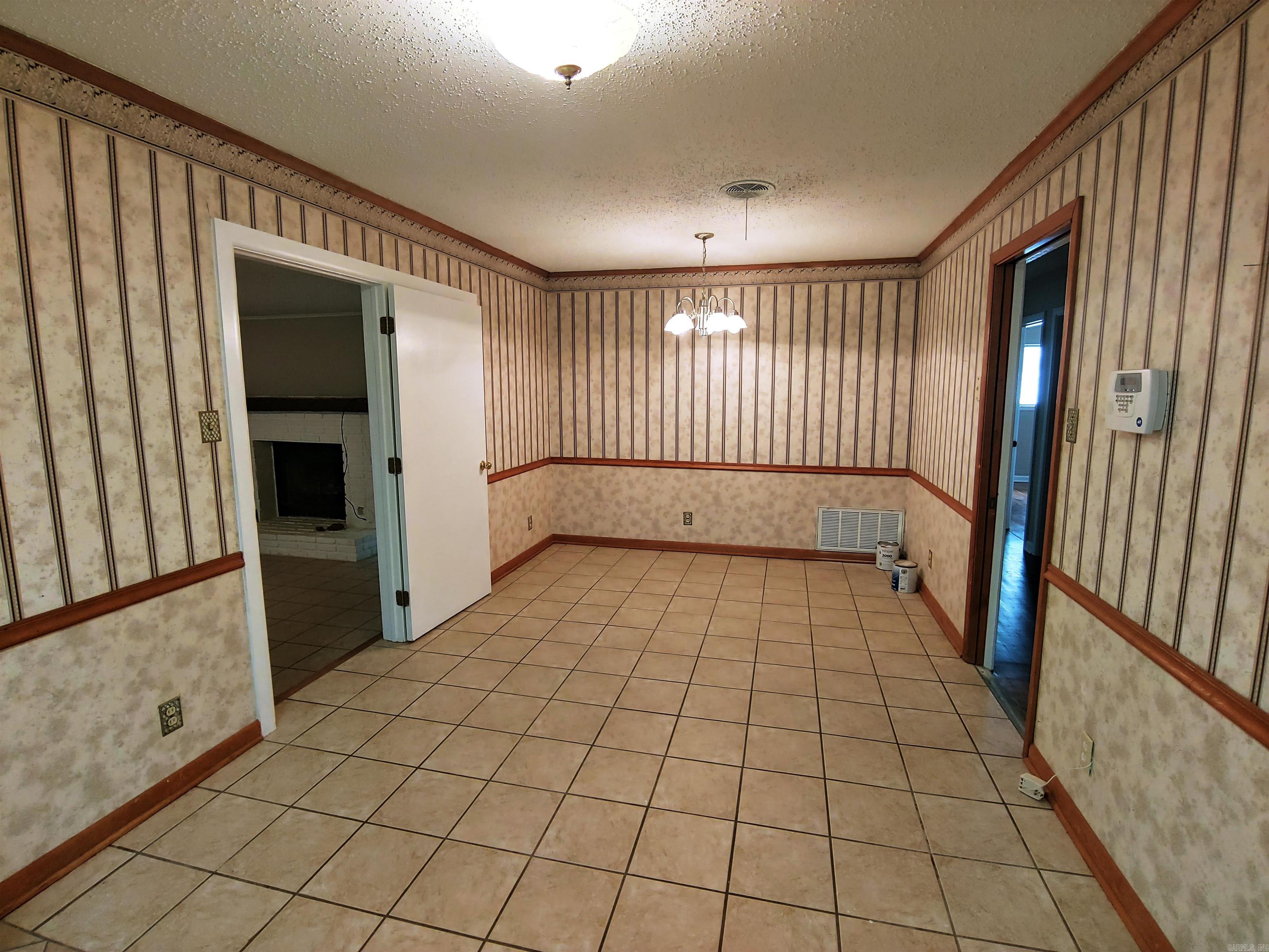 Ellis Acres - Residential Lease