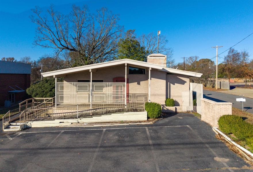 Retirement has given a great opportunity for a dentist wanting to go out on their own, a hair salon, a massage therapy clinic or even a spa! This place has all the room and plumbing in place for all of these professions. Really the options are endless and not to mention a hopping part of town! New Aldi, Walmart, are both one block away! Agents book online with ShowingTime or call.