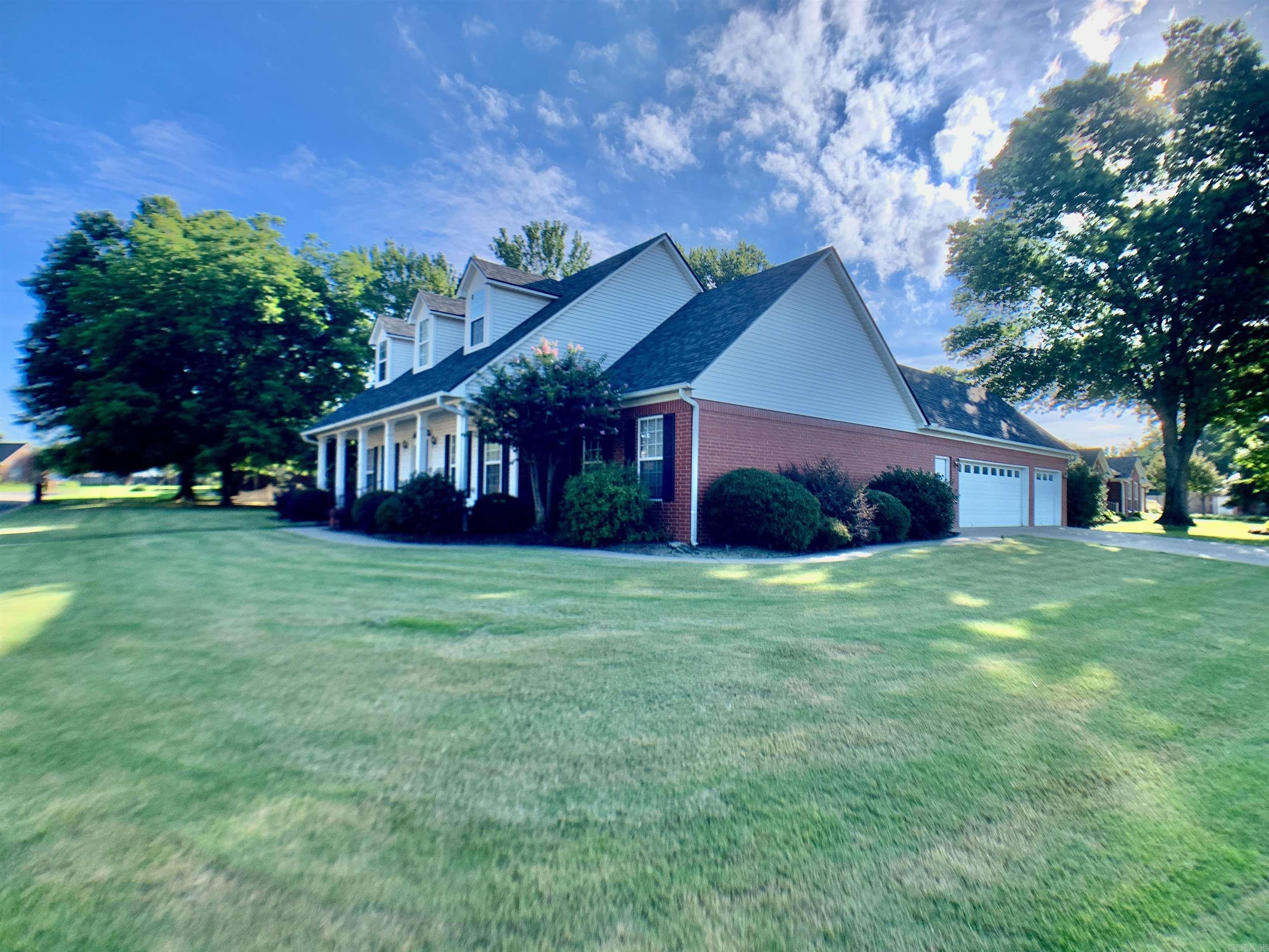 WOODLAND SPRINGS - Residential