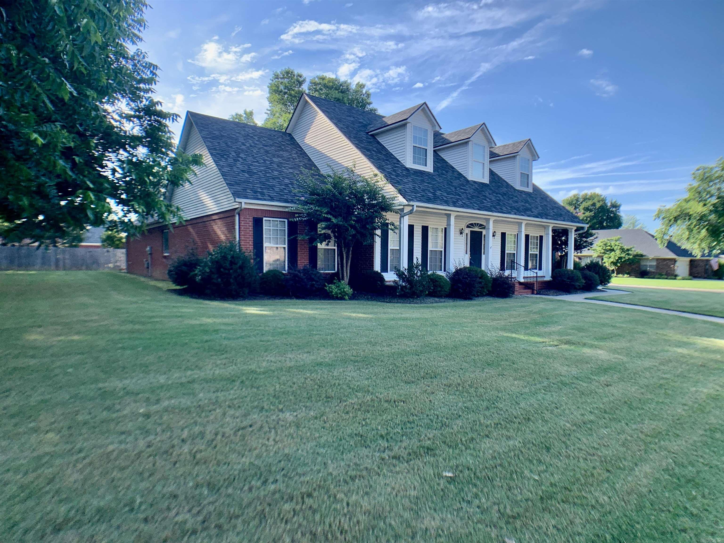 WOODLAND SPRINGS - Residential