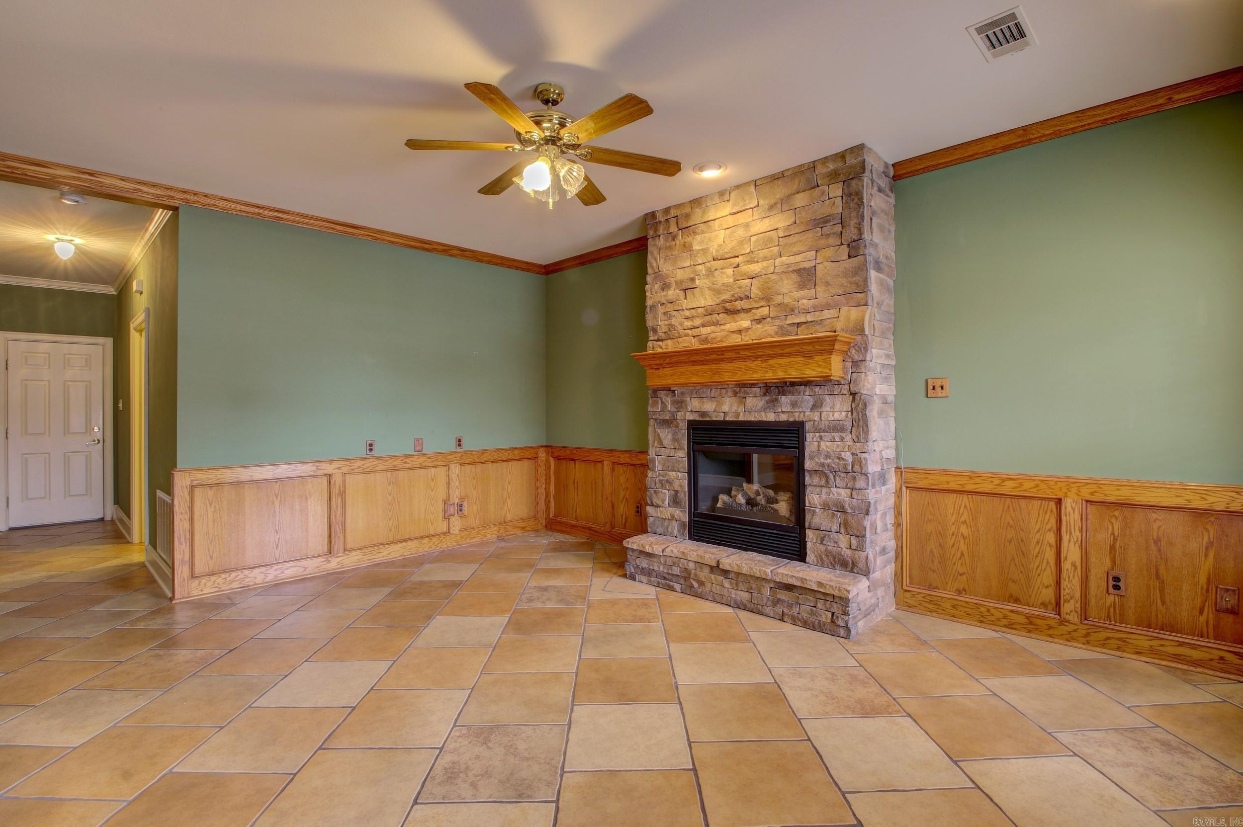 WOODLAND SPRINGS - Residential