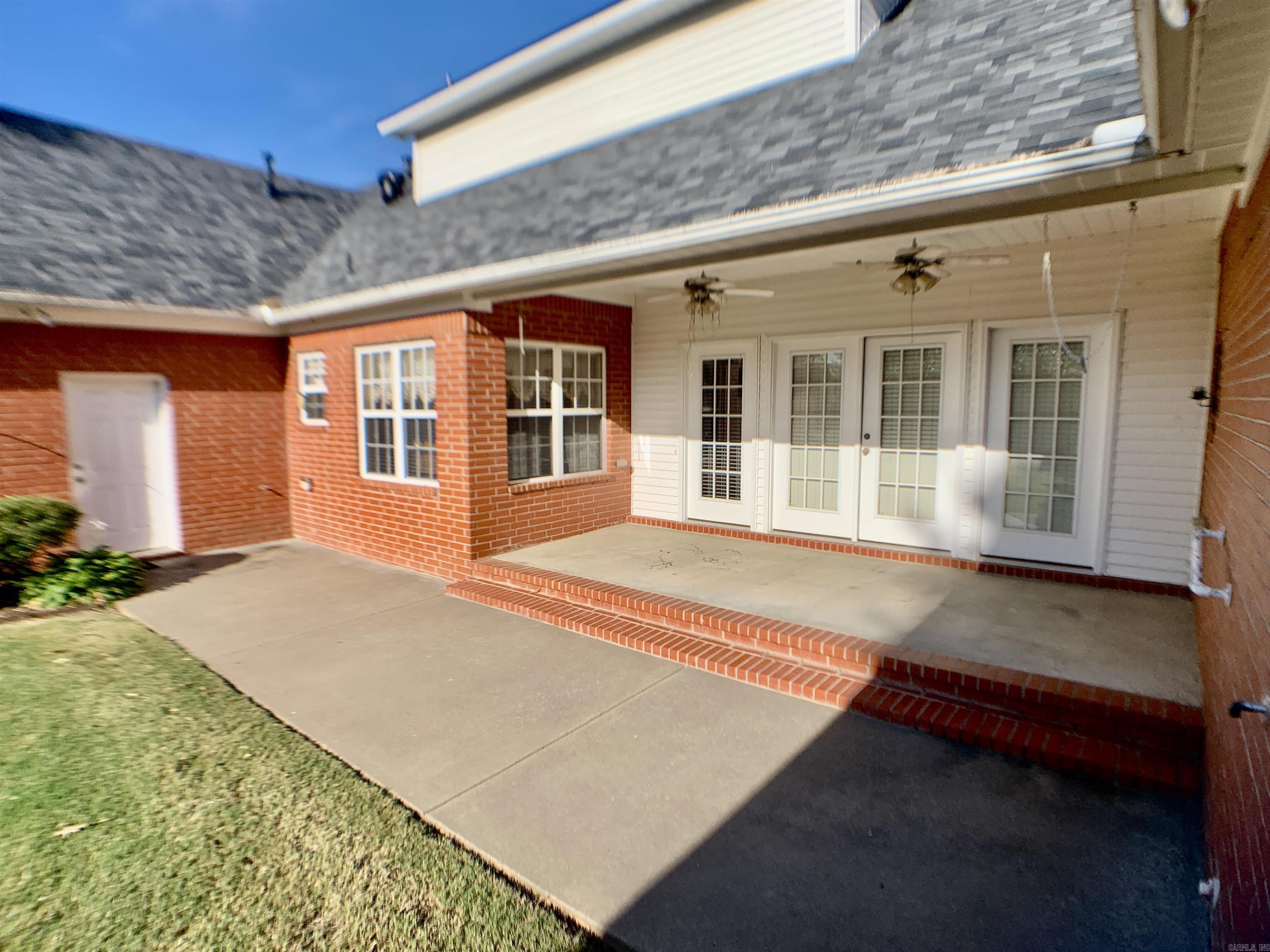 WOODLAND SPRINGS - Residential