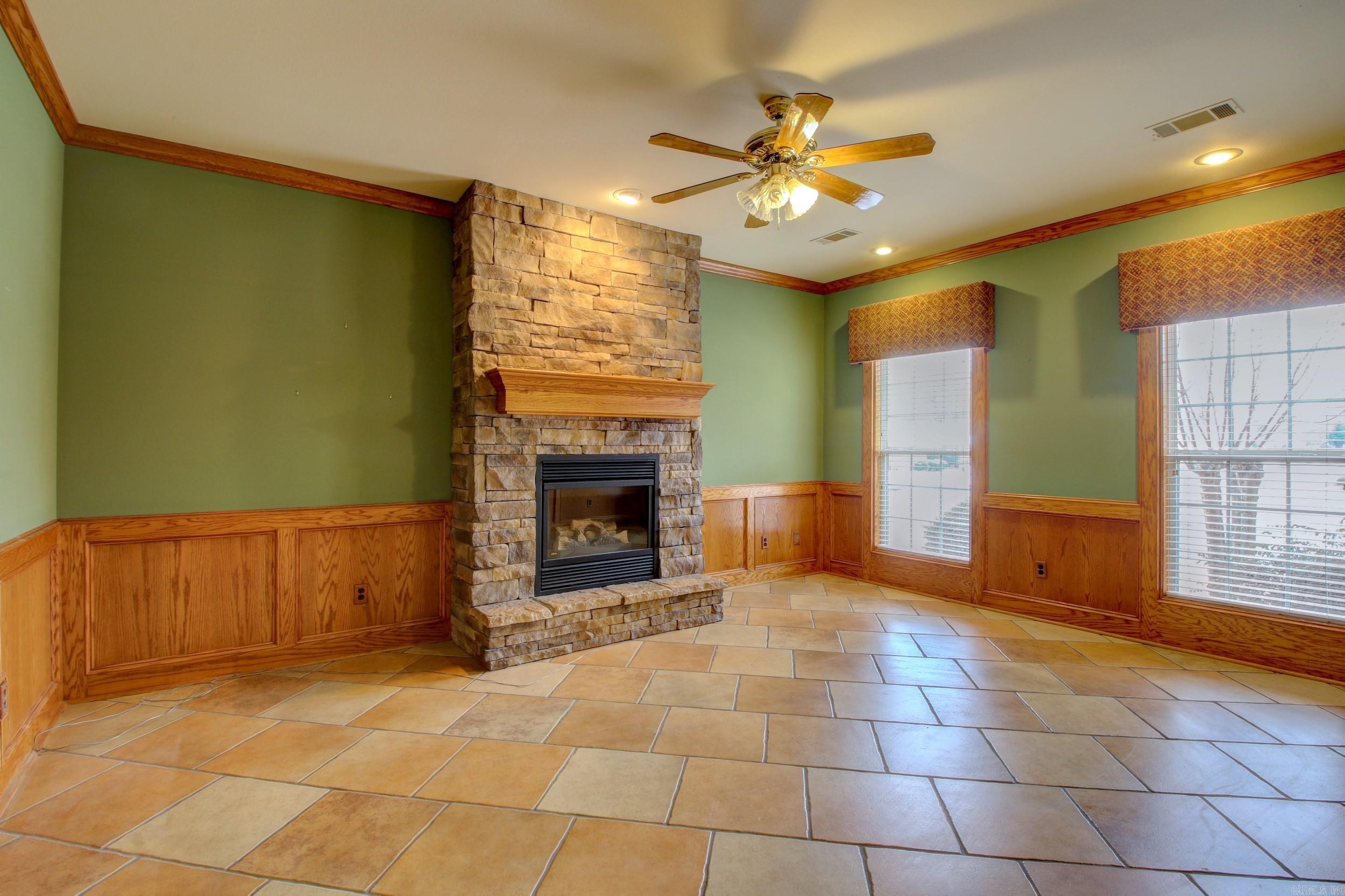 WOODLAND SPRINGS - Residential