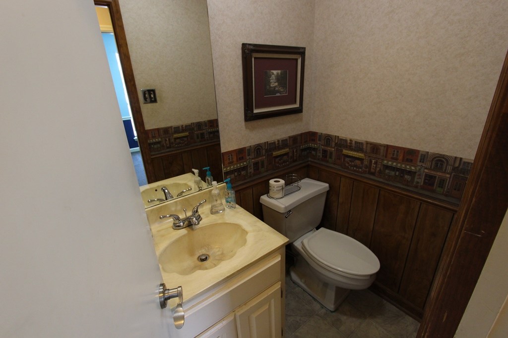 Robinsons Plan - Commercial Lease