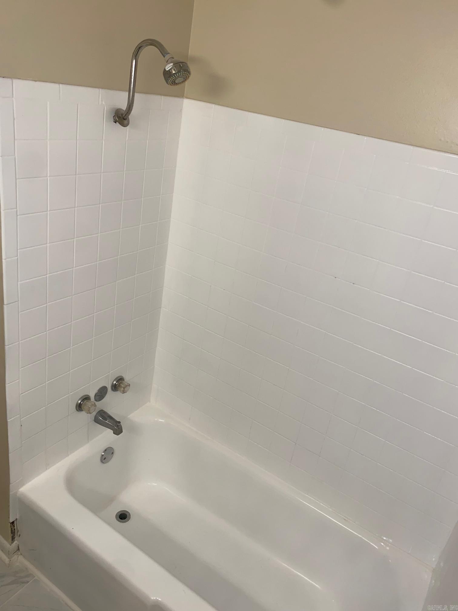 Towering Oaks - Residential Lease