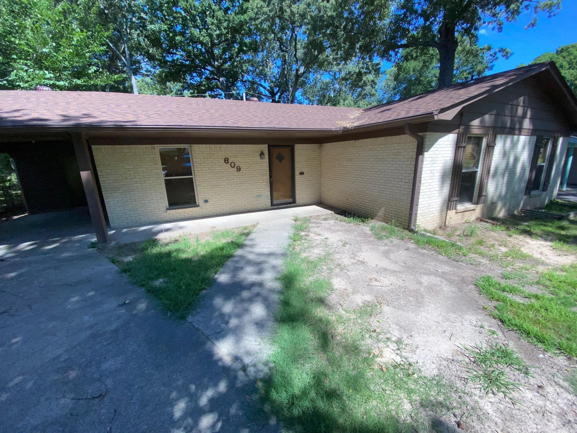 Towering Oaks - Residential Lease