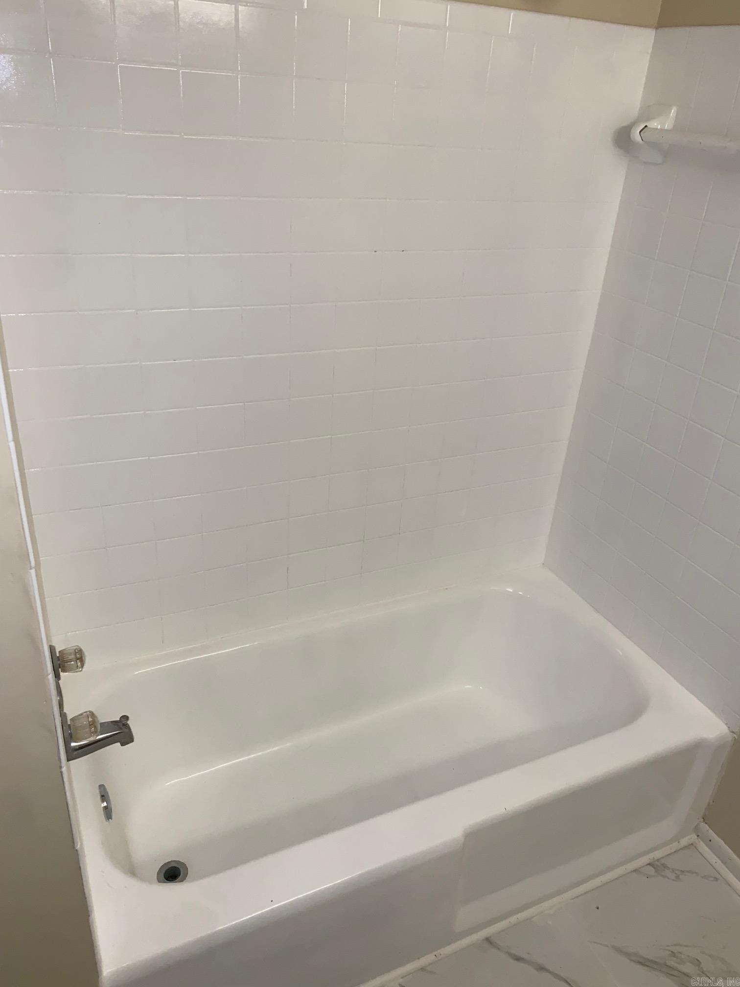 Towering Oaks - Residential Lease