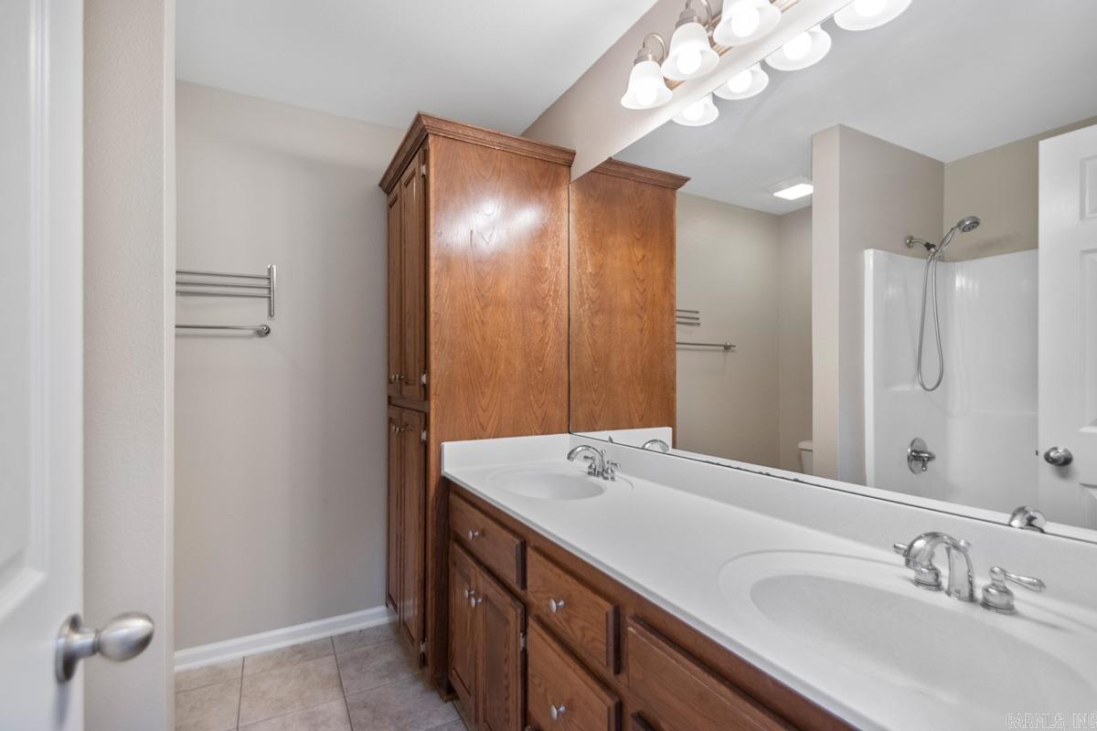 MEADOWLAKE - Residential