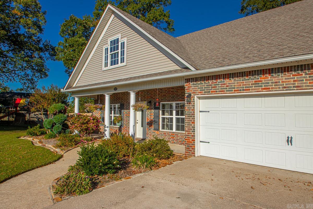 MEADOWLAKE - Residential