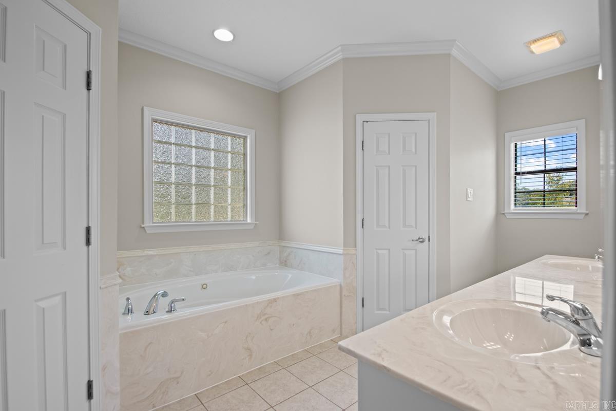 AUSTIN LAKES ON THE BAY ADDN - Residential