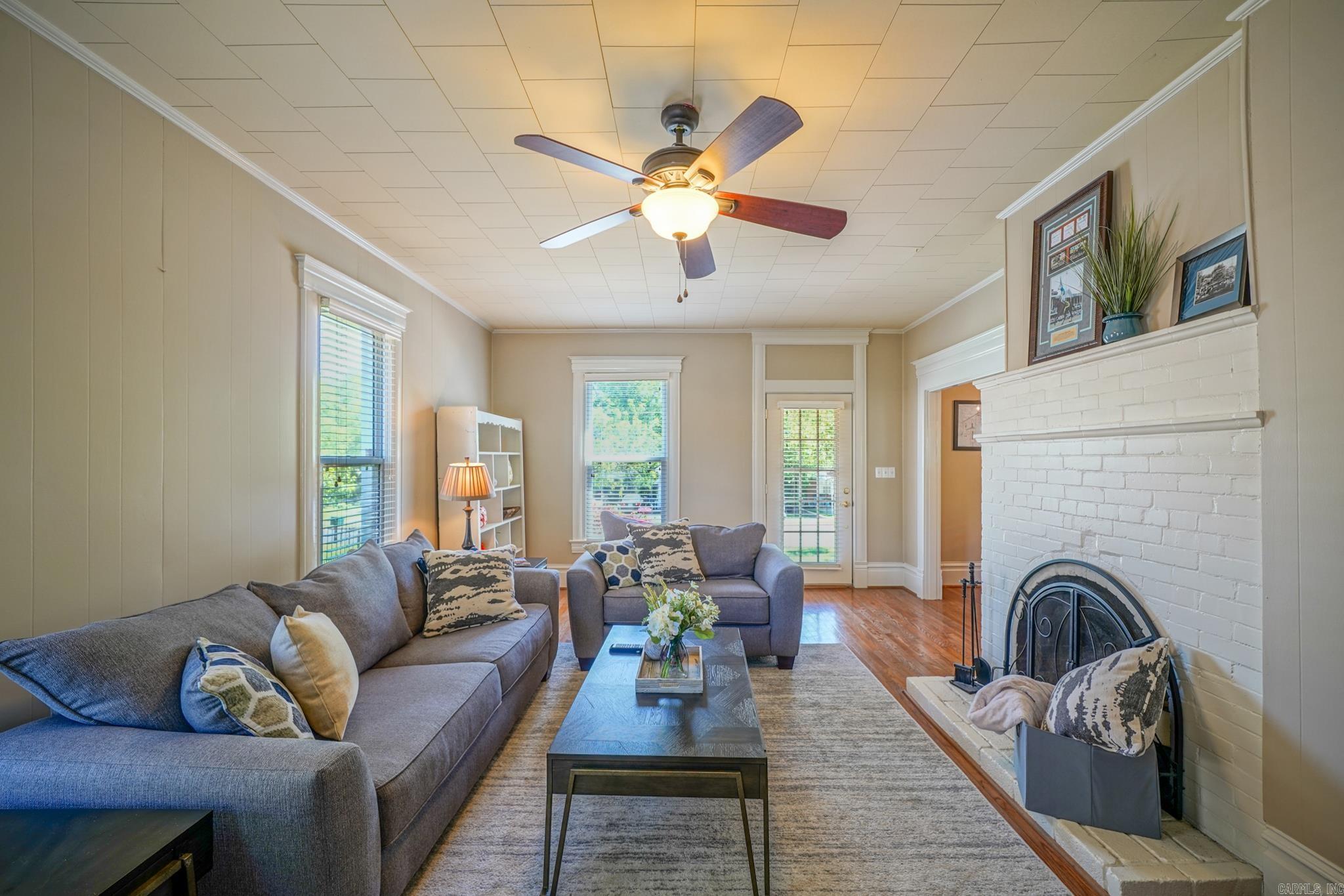 Oak Lawn - Residential Lease