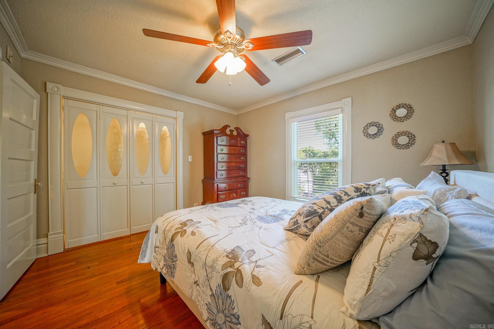 Oak Lawn - Residential Lease