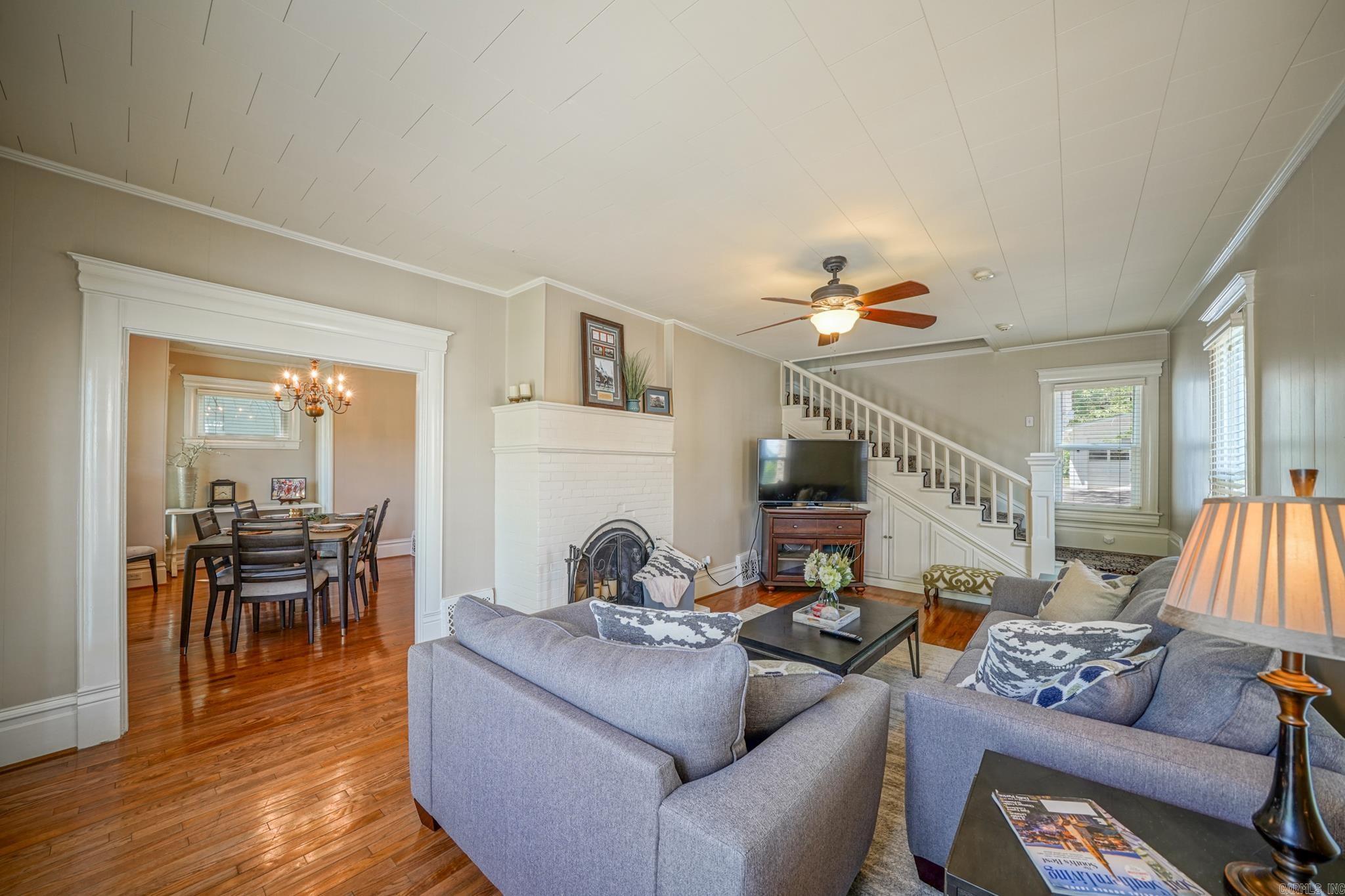 Oak Lawn - Residential Lease