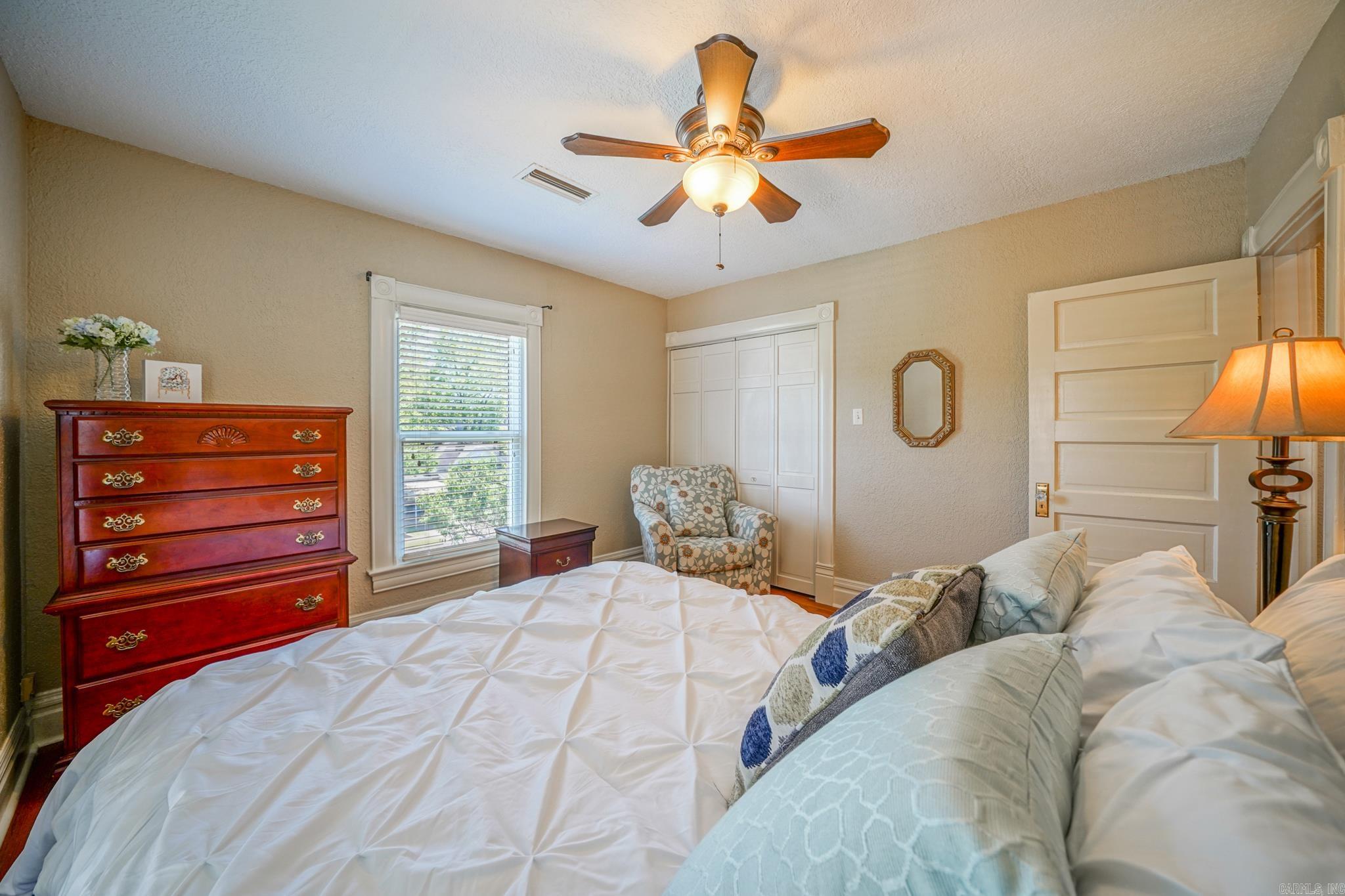 Oak Lawn - Residential Lease