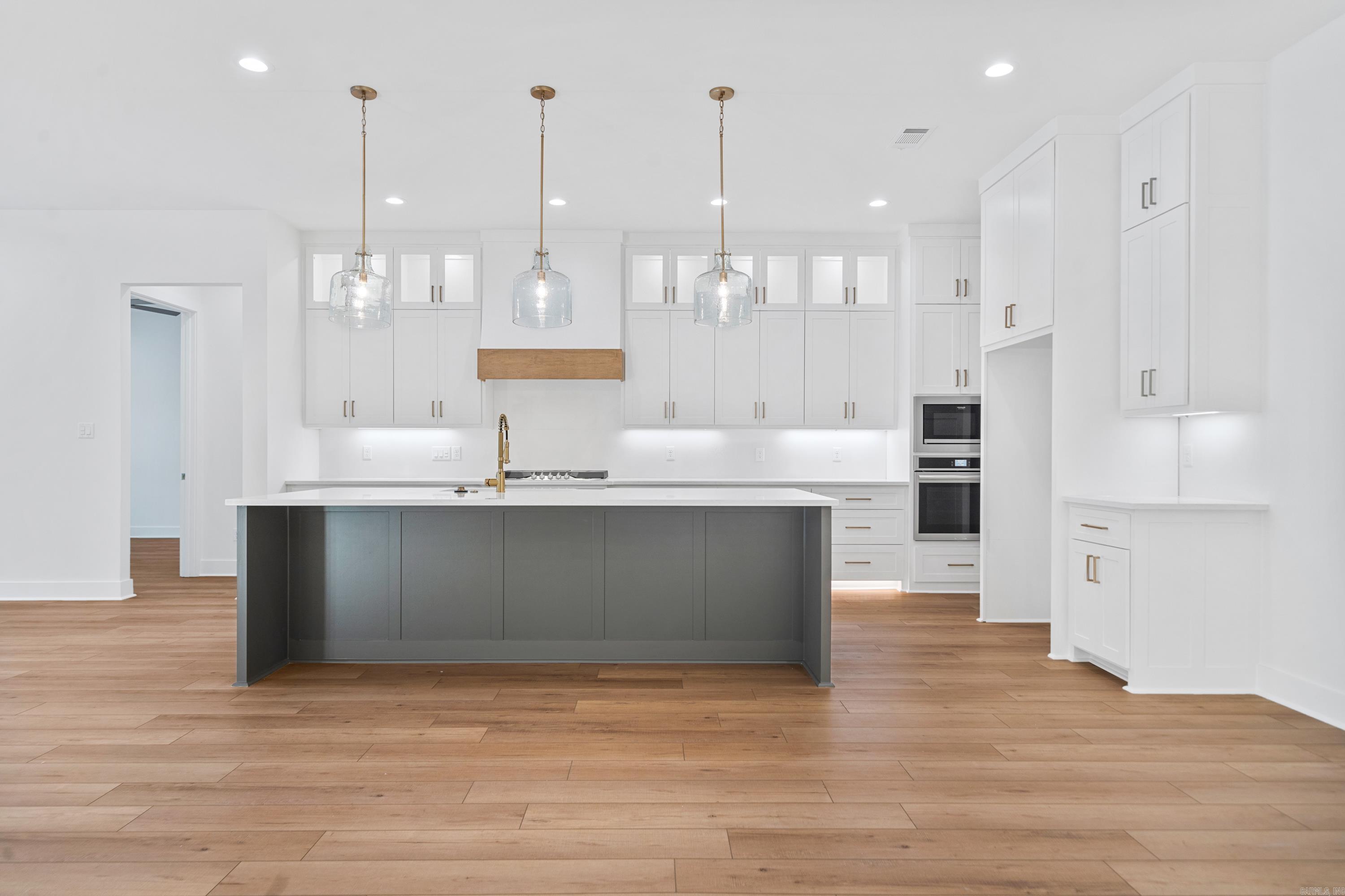 ARLINGTON PARK - Residential