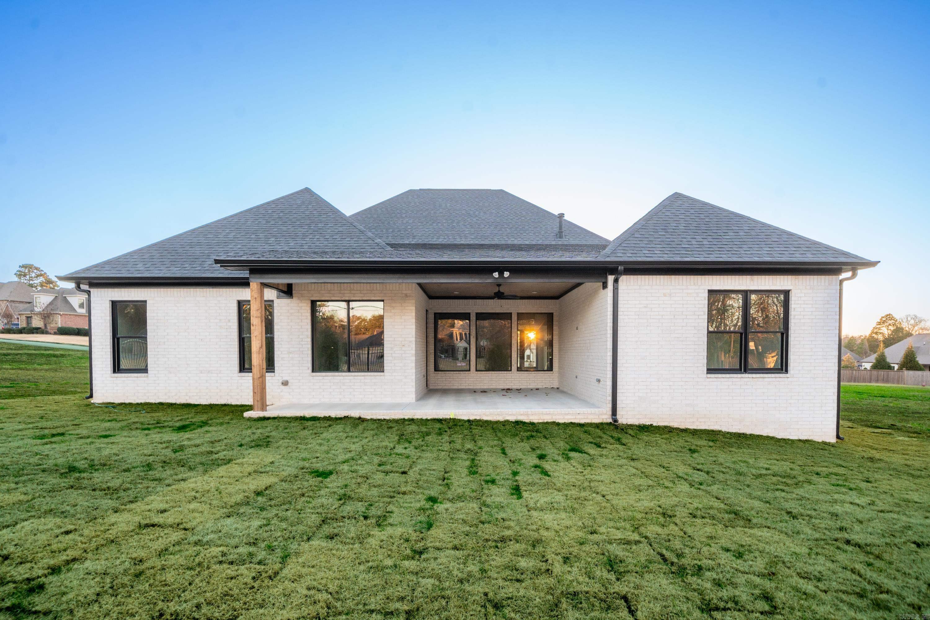 ARLINGTON PARK - Residential