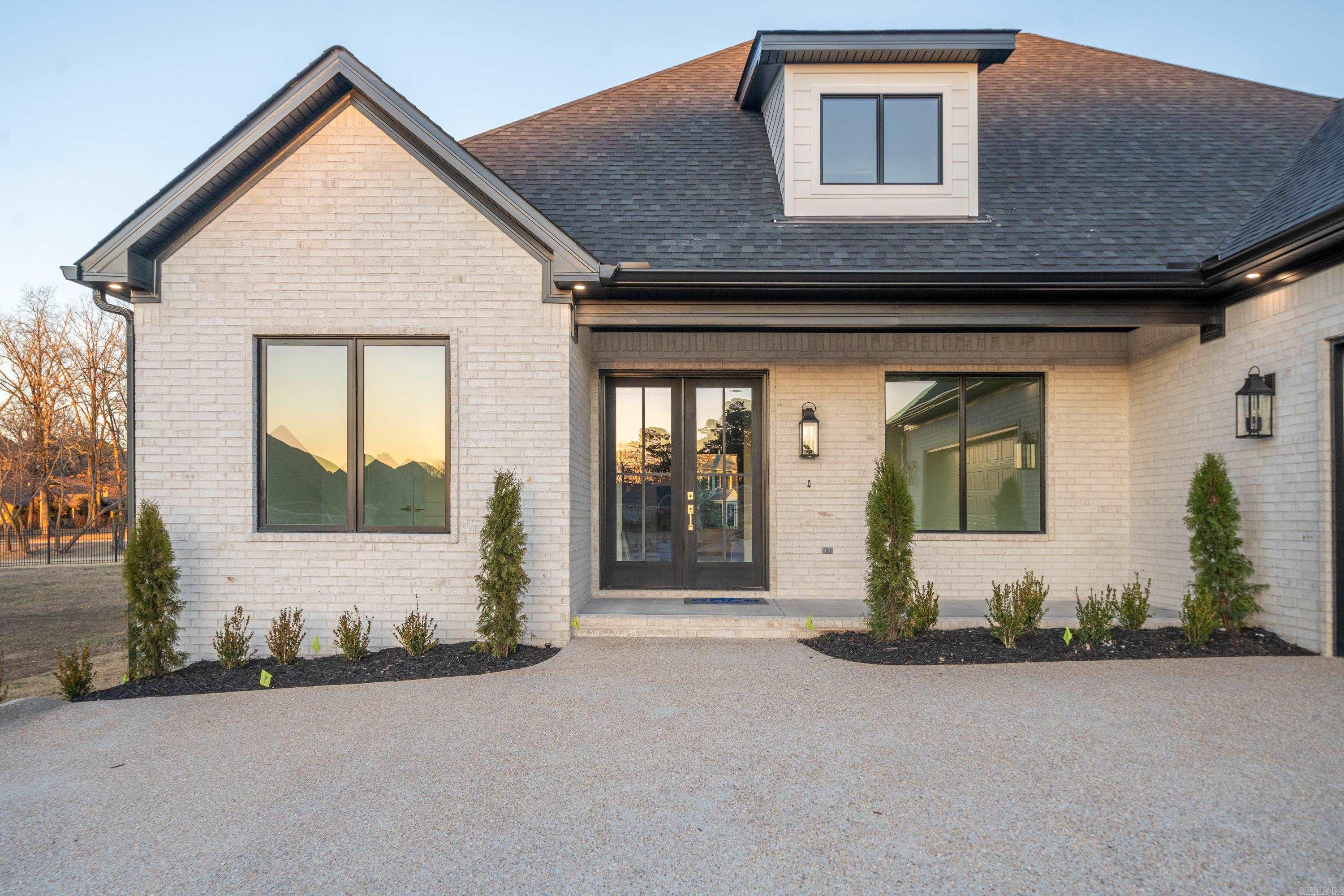 ARLINGTON PARK - Residential