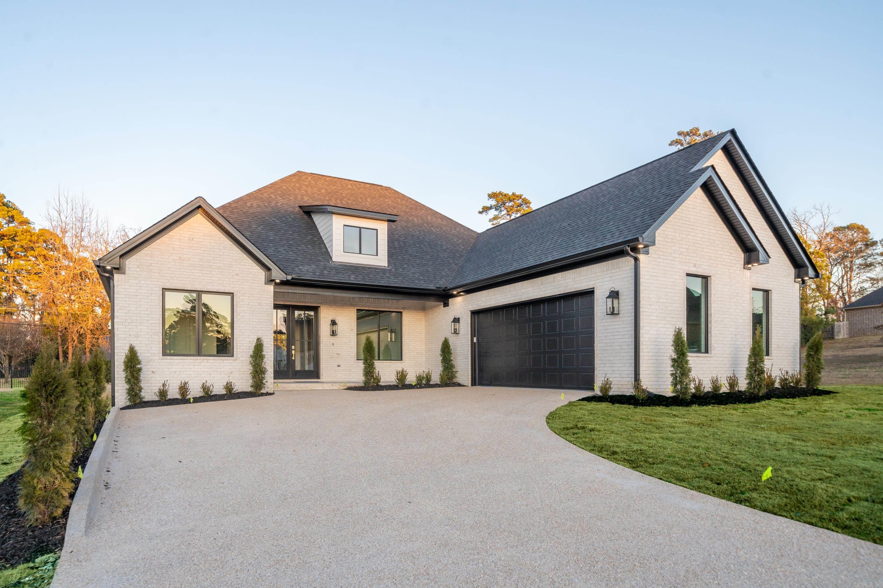 ARLINGTON PARK - Residential