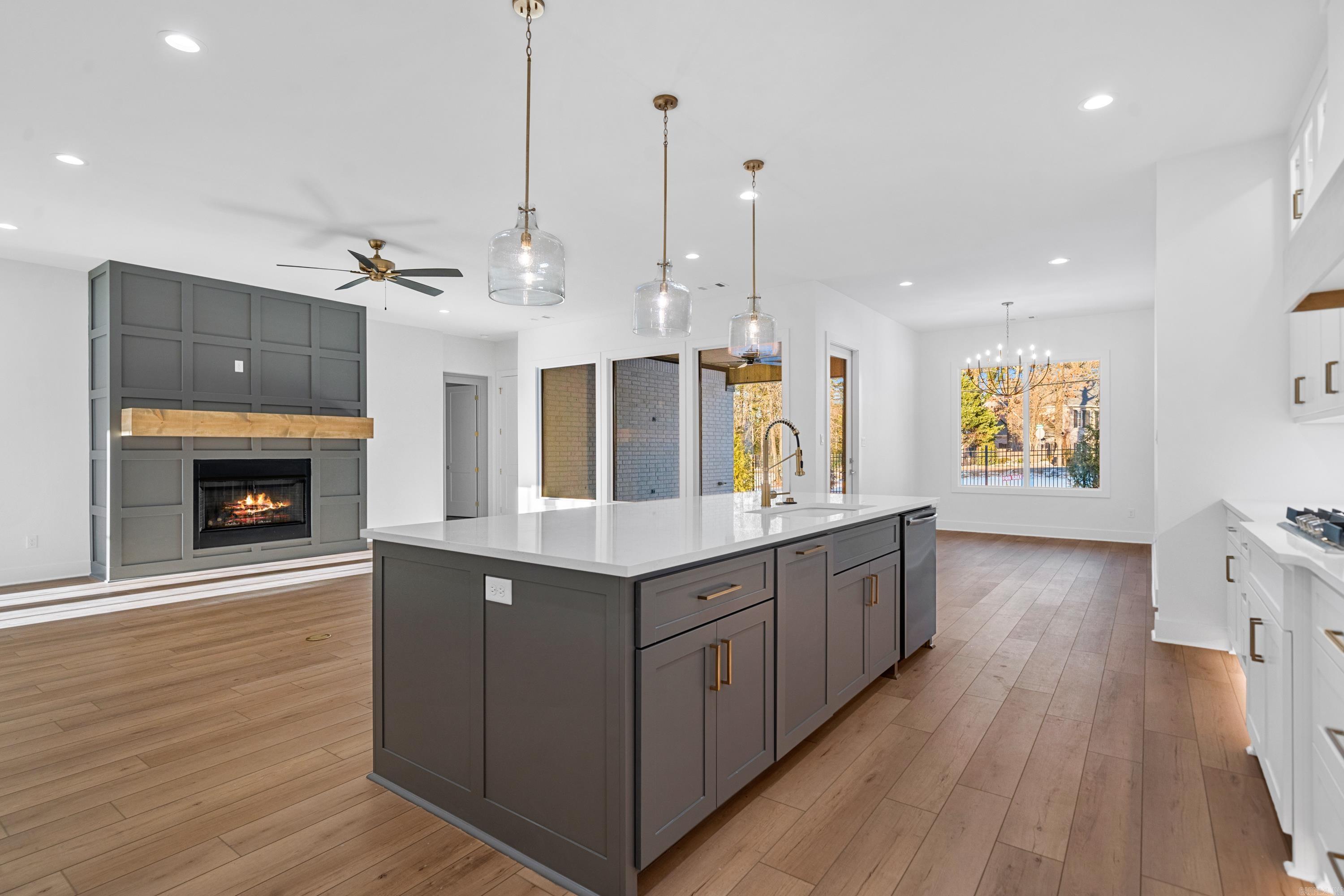 ARLINGTON PARK - Residential