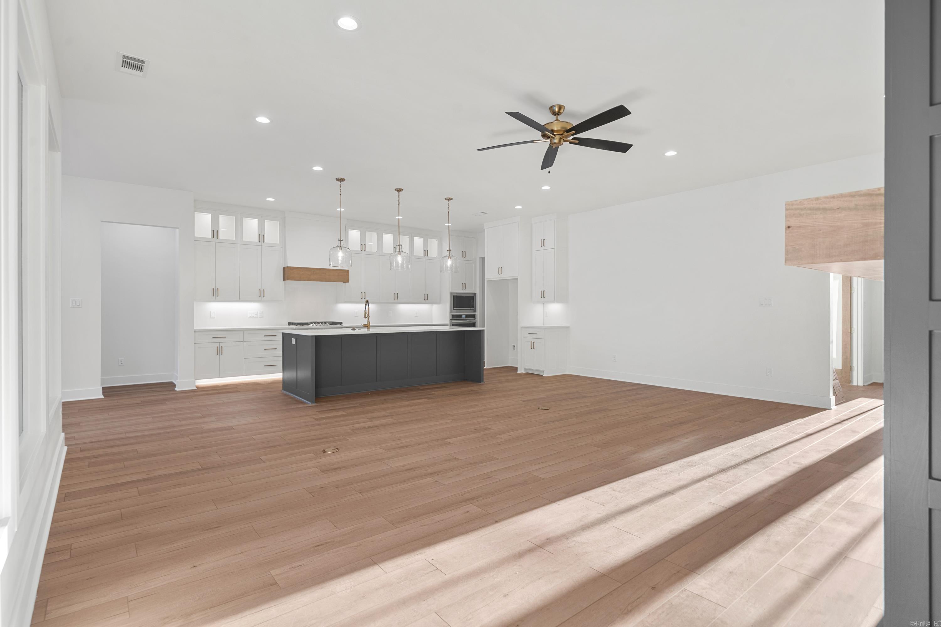 ARLINGTON PARK - Residential