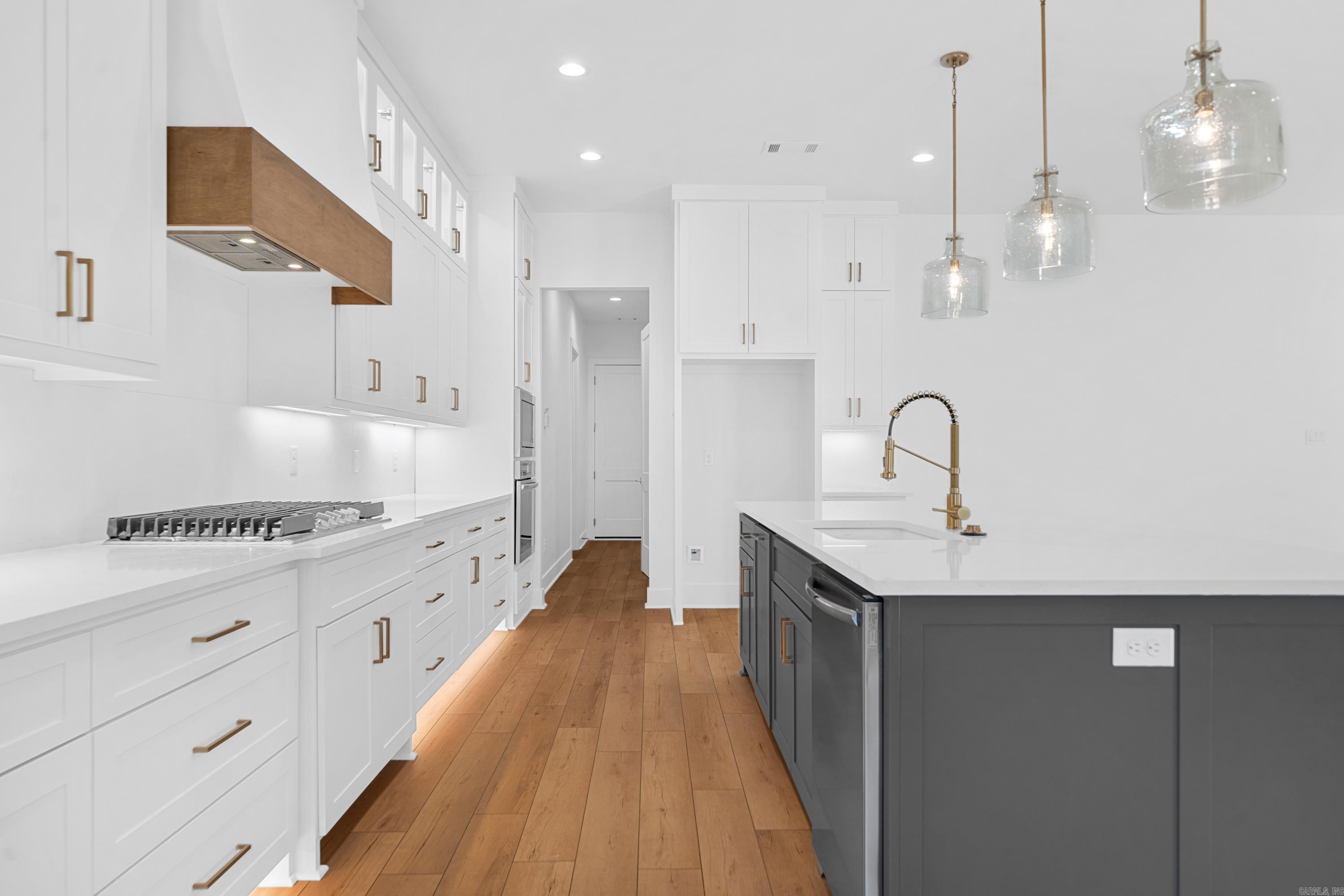 ARLINGTON PARK - Residential