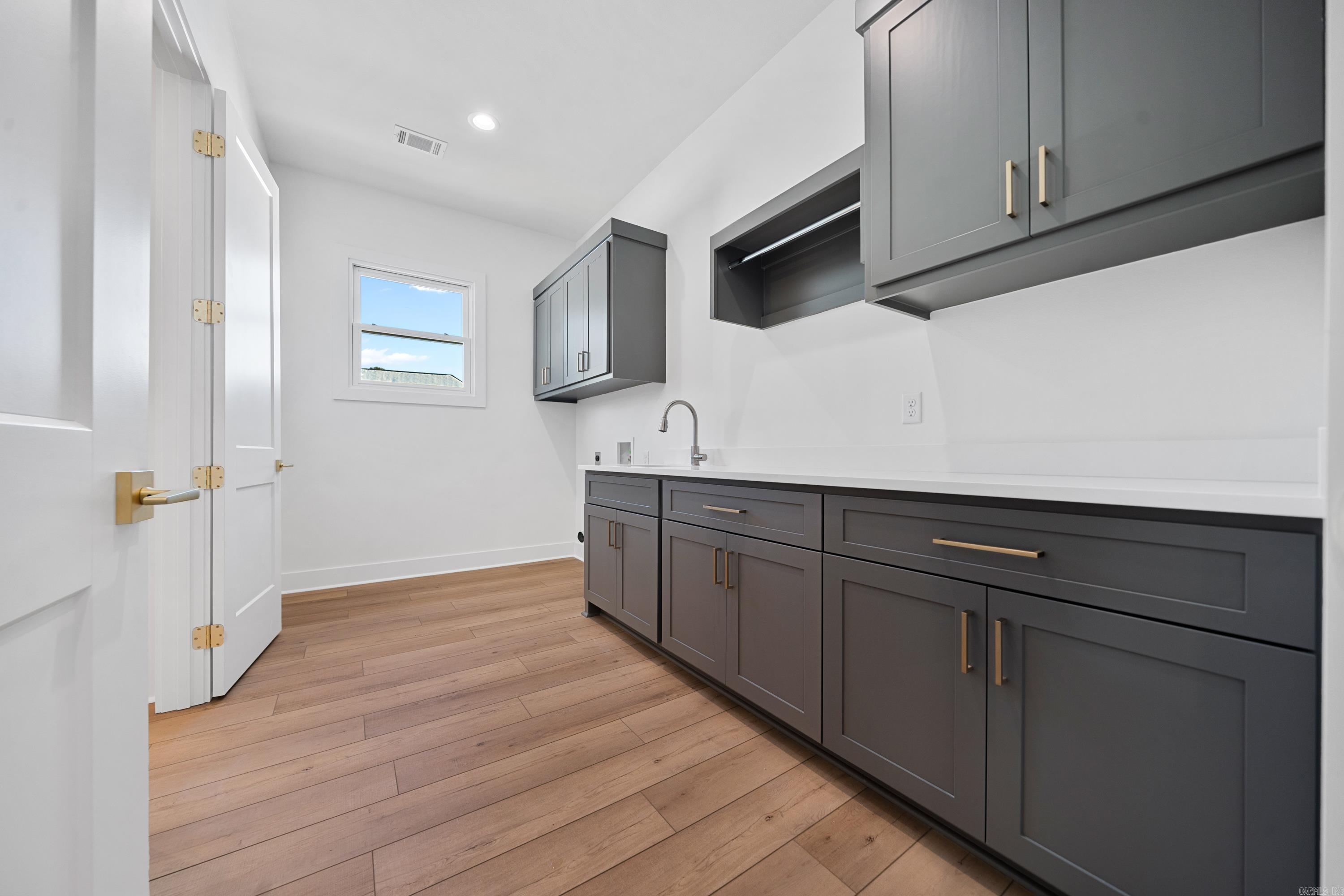ARLINGTON PARK - Residential