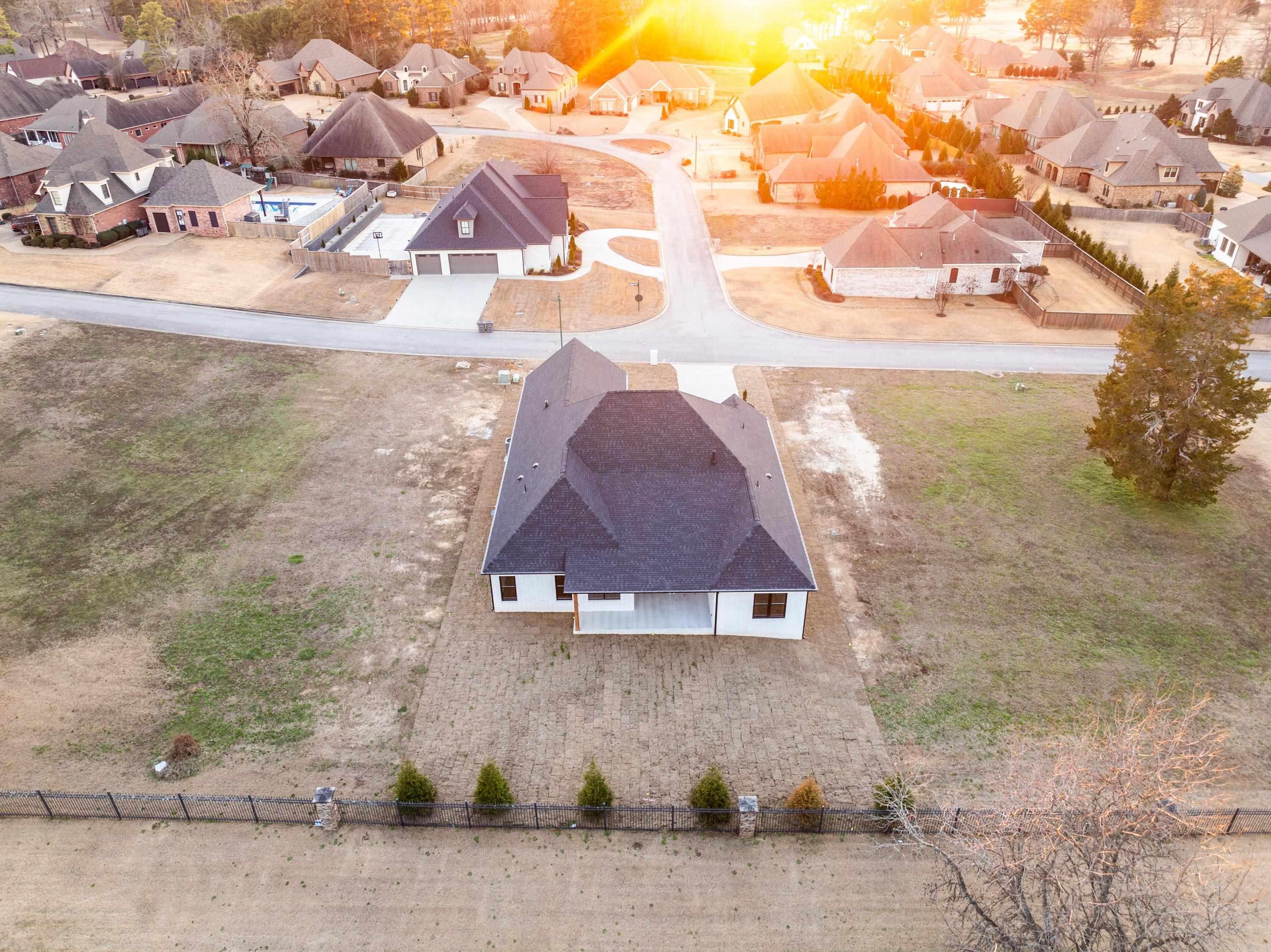 ARLINGTON PARK - Residential
